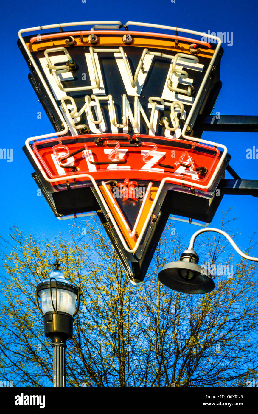 Neon Sign above Five Points Pizza is in the heart of the trendy East Nashville, TN neighborhood on Woodland Street Stock Photo