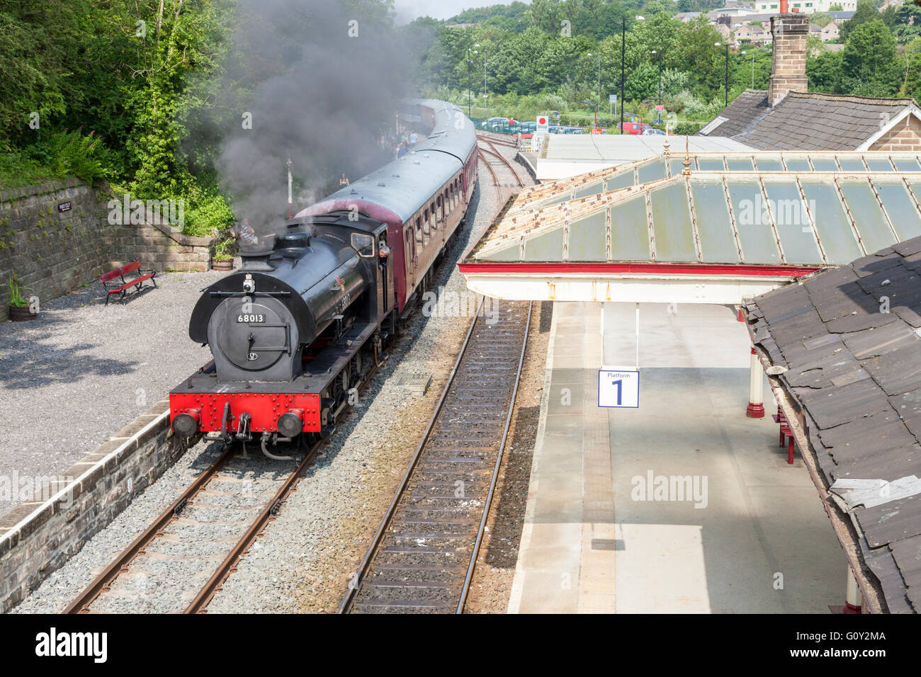 Steam train arriving at Matlock Railway Station. Peak Rail, Derbyshire, England, UK Stock Photo