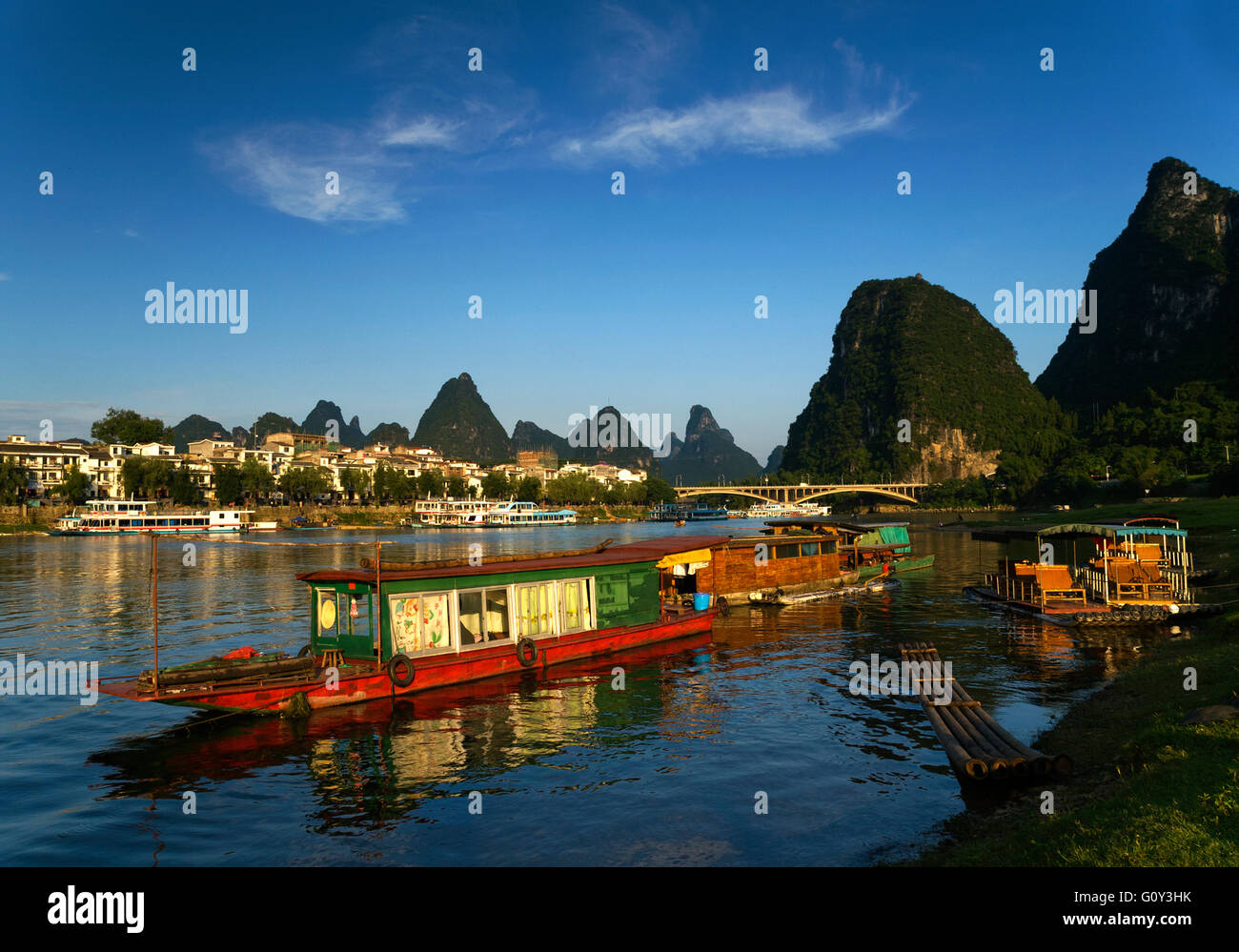 Fishermen's Houseboats along Li River, Yangshuo, Guangxi, China Stock Photo