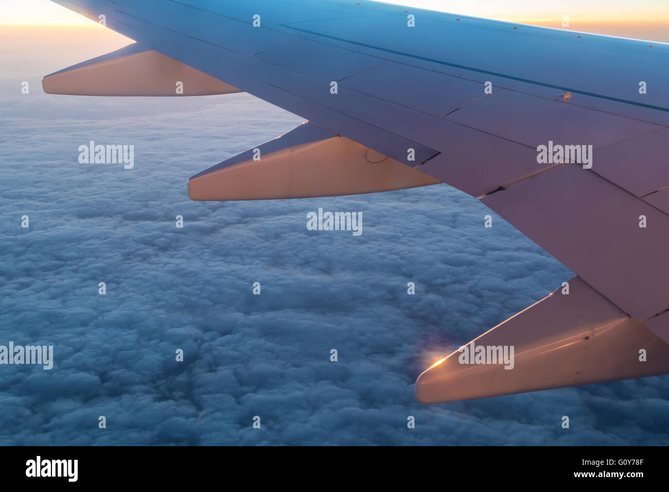 Tilt wing hi-res stock photography and images - Alamy
