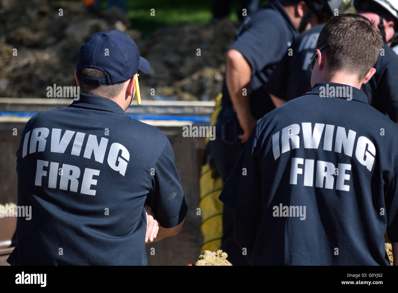Irving, TX, USA 5th May, 2016. Rescuse workers on the scene of a trapped construction worker who had fallen into a 12 ft. deep trench.  Credit:  Brian Humek/Alamy Live News. Stock Photo