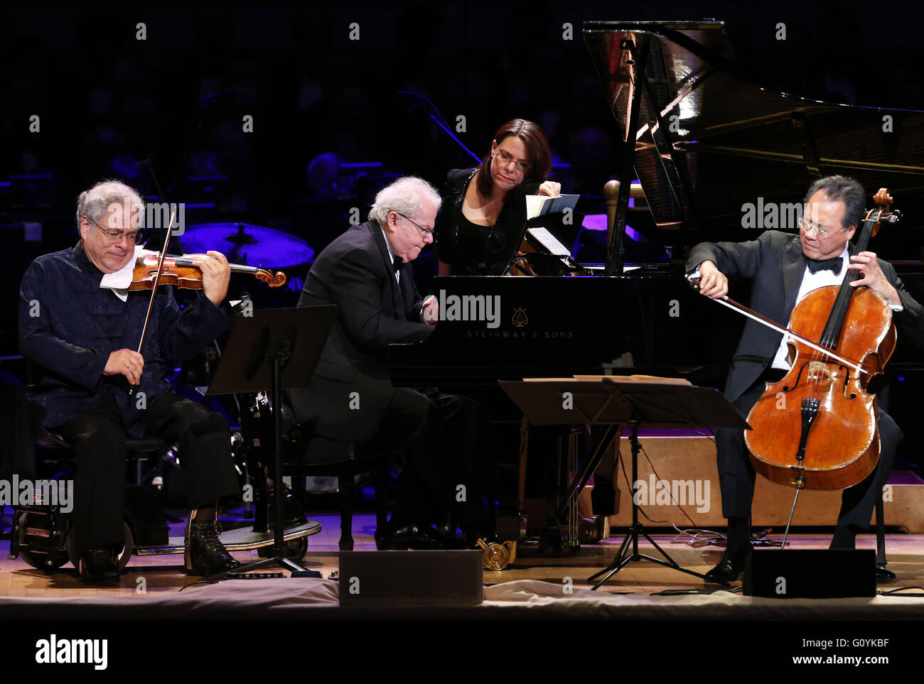 New York, USA. 5th May, 2016. IsraeliAmerican violinist Itzhak Perlman