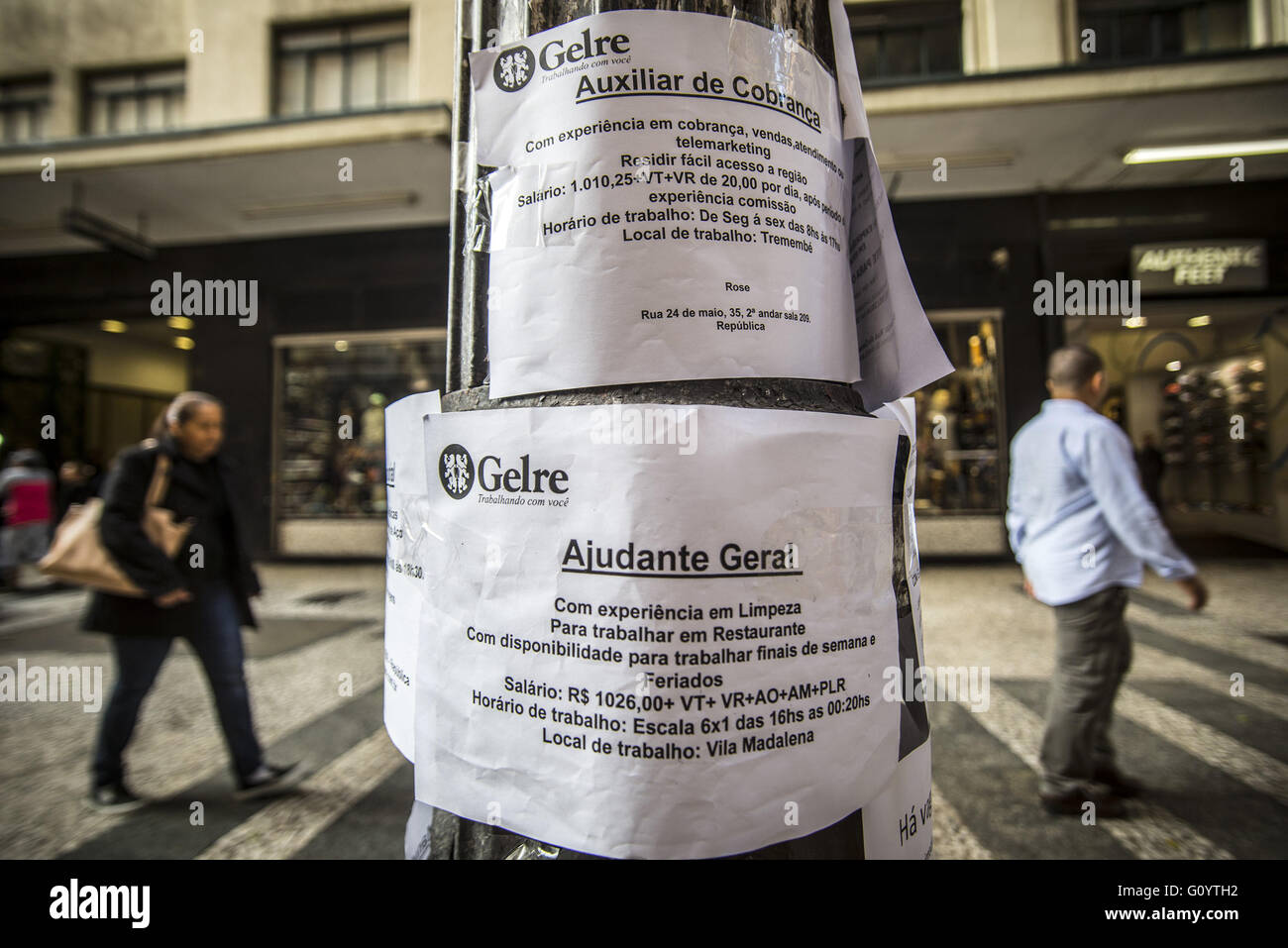 May 6, 2016 - SÃƒO PAULO, SP, 06.05.2016: UNEMPLOYMENT SP: Posters with job  offers are seen posted on poles in Itapetininga Baron Street in the old  center of Sao Paulo. The Brazil