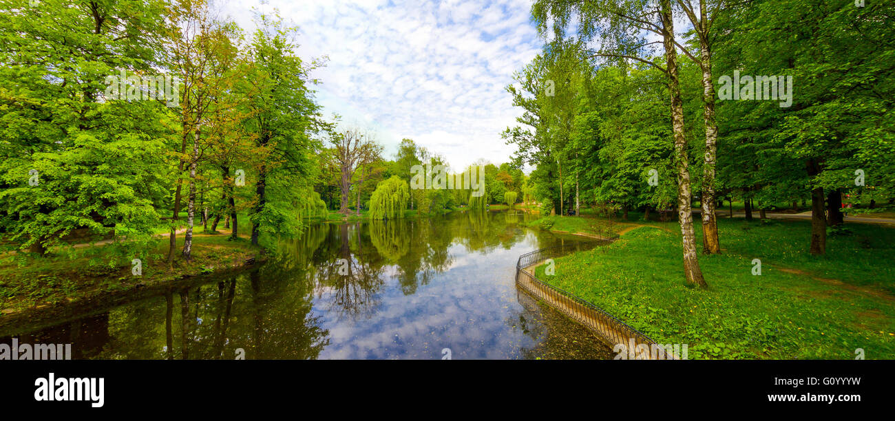 Colorful trees around lake hi-res stock photography and images - Alamy