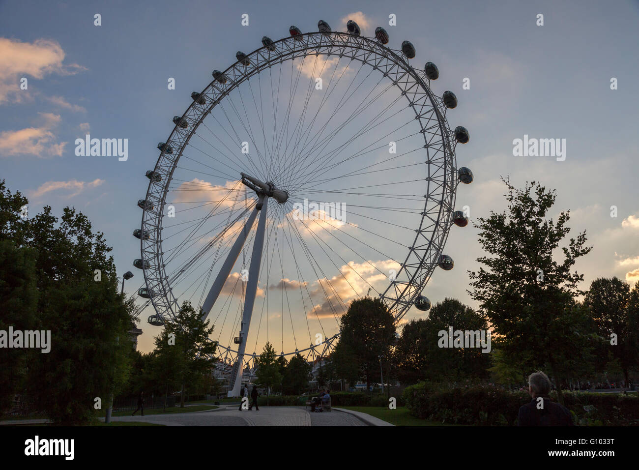 Das London Eye auch bekannt unter der Bezeichnung Millennium Wheel, ist mit einer Höhe von 135 Metern das derzeit höchste Riesen Stock Photo