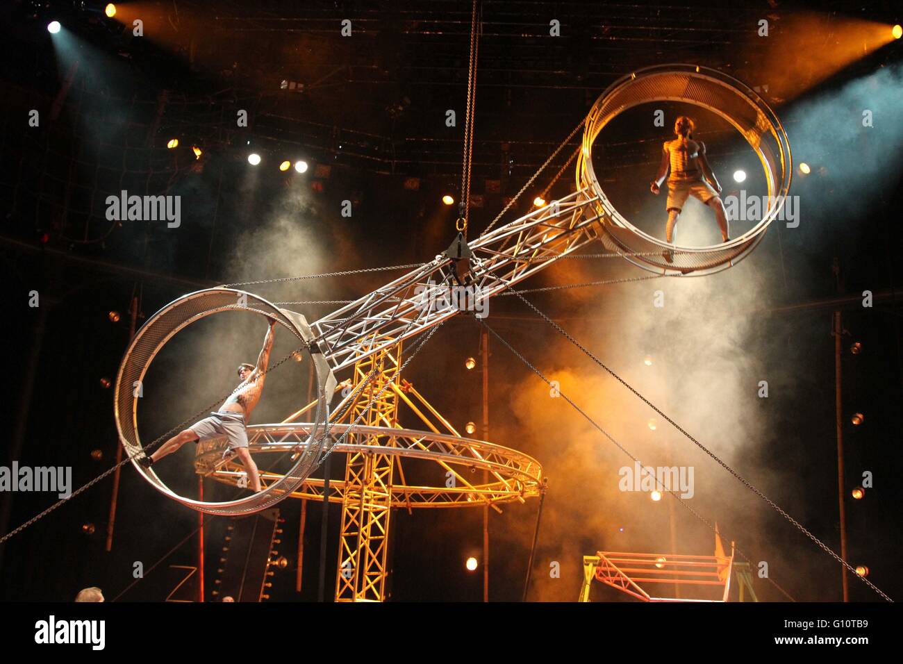 Race Horse acrobatic troupe from Finland take part in Circusfest 2016 ...