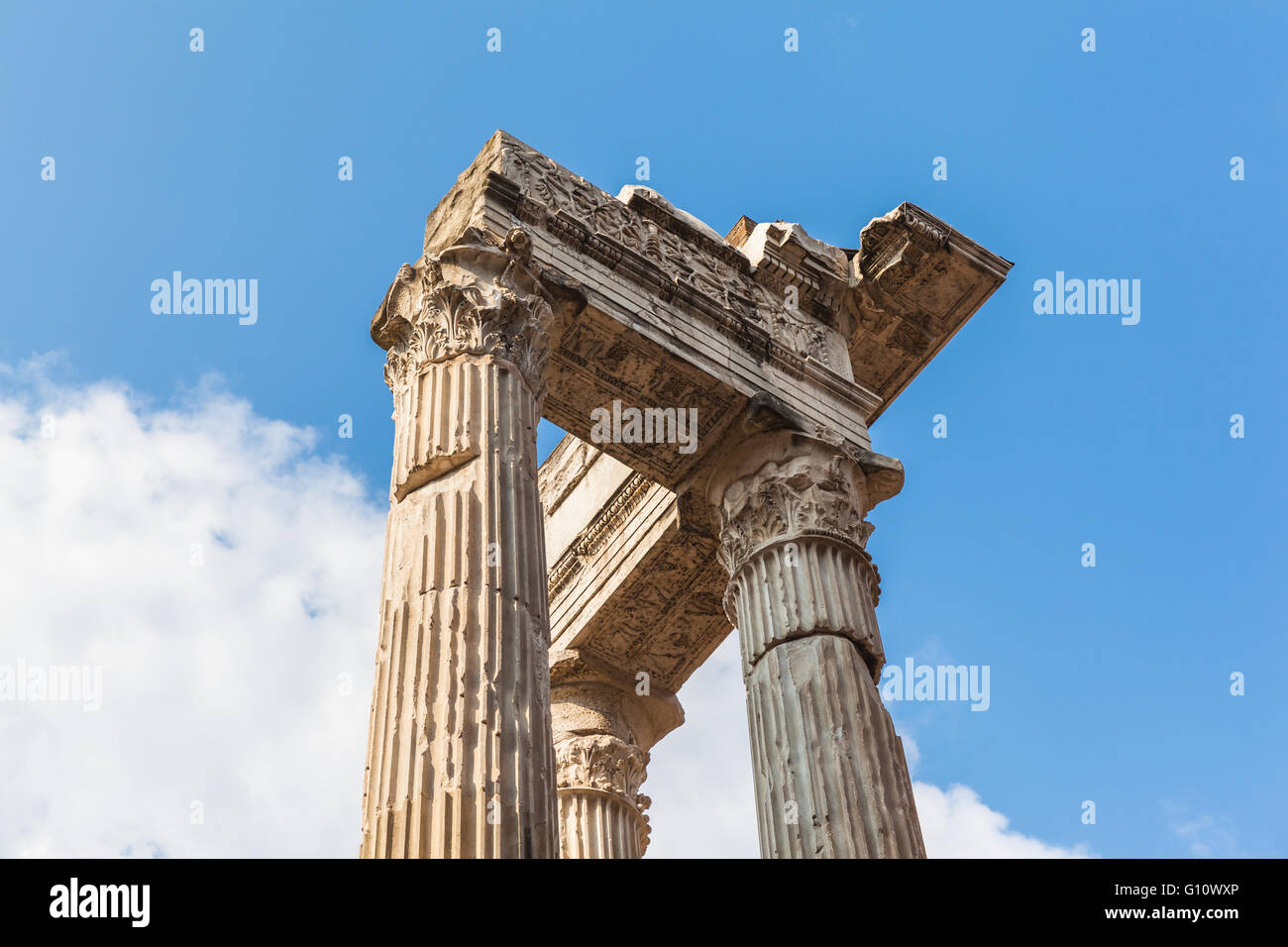 Ancient pillars rome hires stock photography and images Alamy