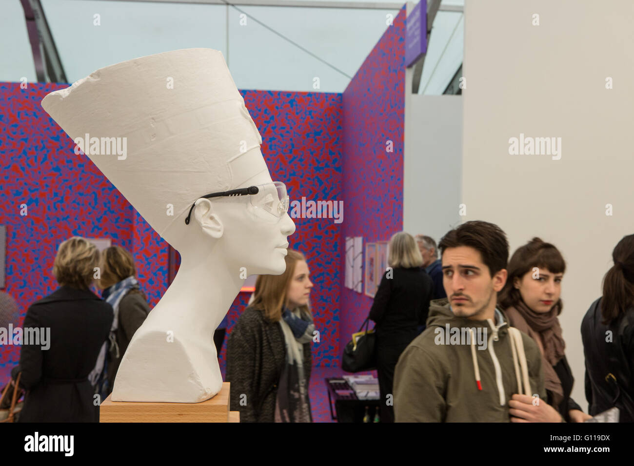 New York, New York, USA. 06th May, 2016. Frieze New York art fair. Isa Genzken's plaster bust with glasses 'Nefertiti sculpture' in the David Zwirner Gallery. Credit:  Ed Lefkowicz/Alamy Live News Stock Photo