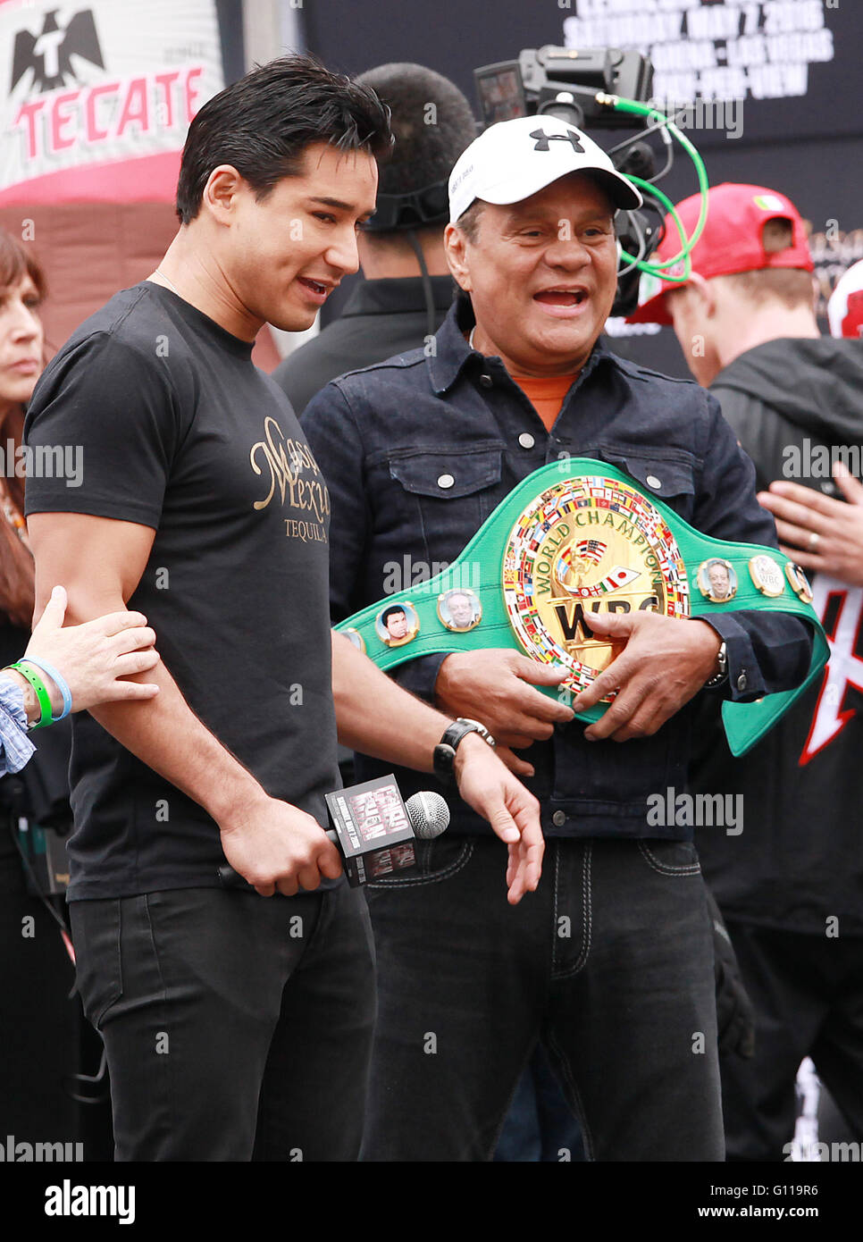 Roberto duran fight hi-res stock photography and images - Alamy