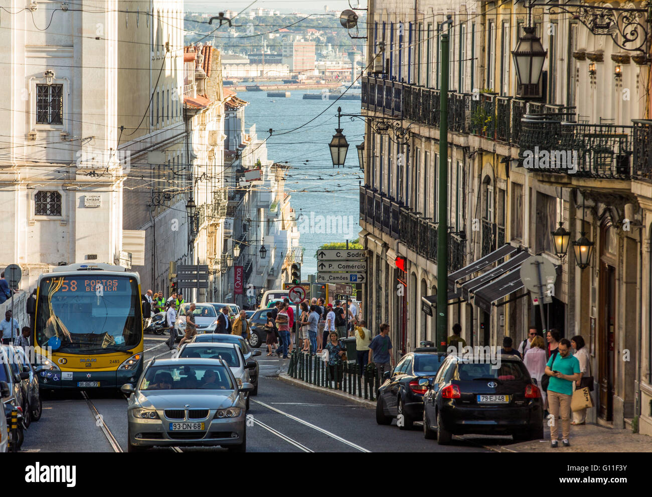 Lisbon, Portugal. 27th May, 2015. The historic district of Lisbon, Portugal, 27 May 2015. Photo: JENS BUETTNER/dpa - NO WIRE SERVICE -/dpa/Alamy Live News Stock Photo