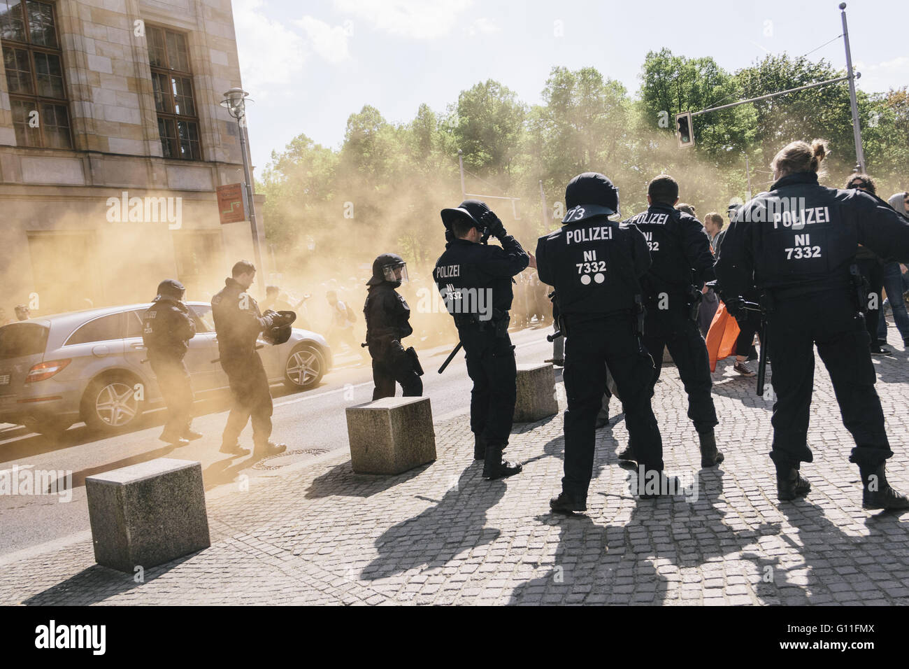 Berlin, Germany. 7th May, 2016. Police secures a road after protesters break through a police barrier during the counter protests against the rally held under the motto 'Merkel muss weg![Merkel must go]' organised by far-right group 'We for Berlin & We for Germany' Credit:  Jan Scheunert/ZUMA Wire/Alamy Live News Stock Photo
