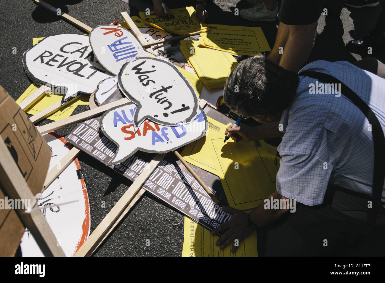 Berlin, Berlin, Germany. 7th May, 2016. DIY signs lying on the floor before the counter protests against the rally held under the motto 'Merkel muss weg![Merkel must go]' organised by far-right group 'We for Berlin & We for Germany' Credit:  Jan Scheunert/ZUMA Wire/Alamy Live News Stock Photo