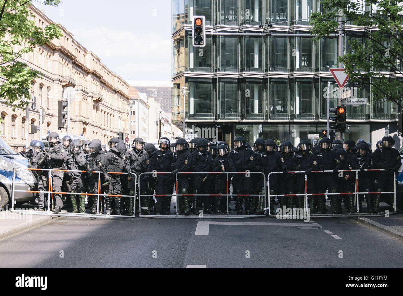Berlin, Berlin, Germany. 7th May, 2016. Police blocking a crossroad after protesters break through a police barrier during the counter protests against the rally held under the motto 'Merkel muss weg![Merkel must go]' organised by far-right group 'We for Berlin & We for Germany' Credit:  Jan Scheunert/ZUMA Wire/Alamy Live News Stock Photo