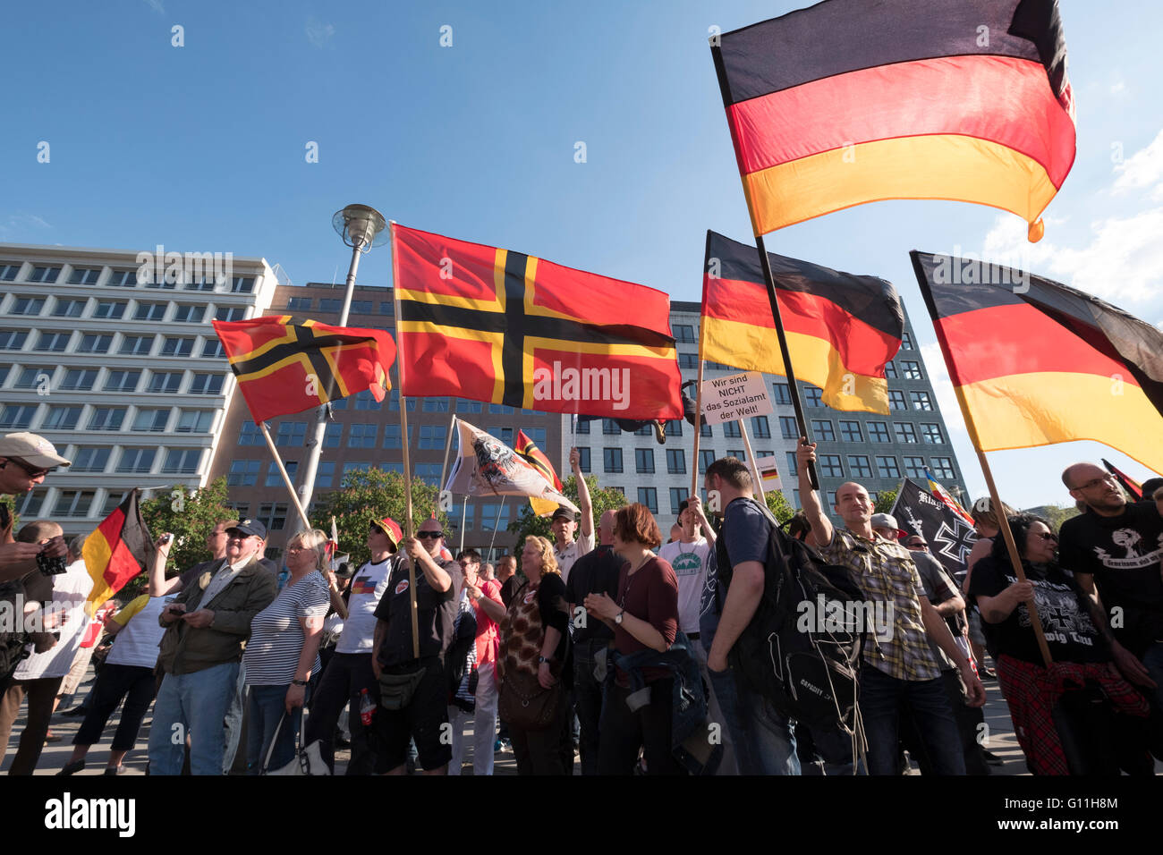 Berlin, Germany. 7th May 2016. Far-right protesters demonstrate against islam, refugees and Angela Merkel in Mitte Berlin. Protesters demanded that Chancellor Angela Merkel stand down because of allowing large numbers of refugees and migrants to enter Germany. Credit:  Iain Masterton/Alamy Live News Stock Photo