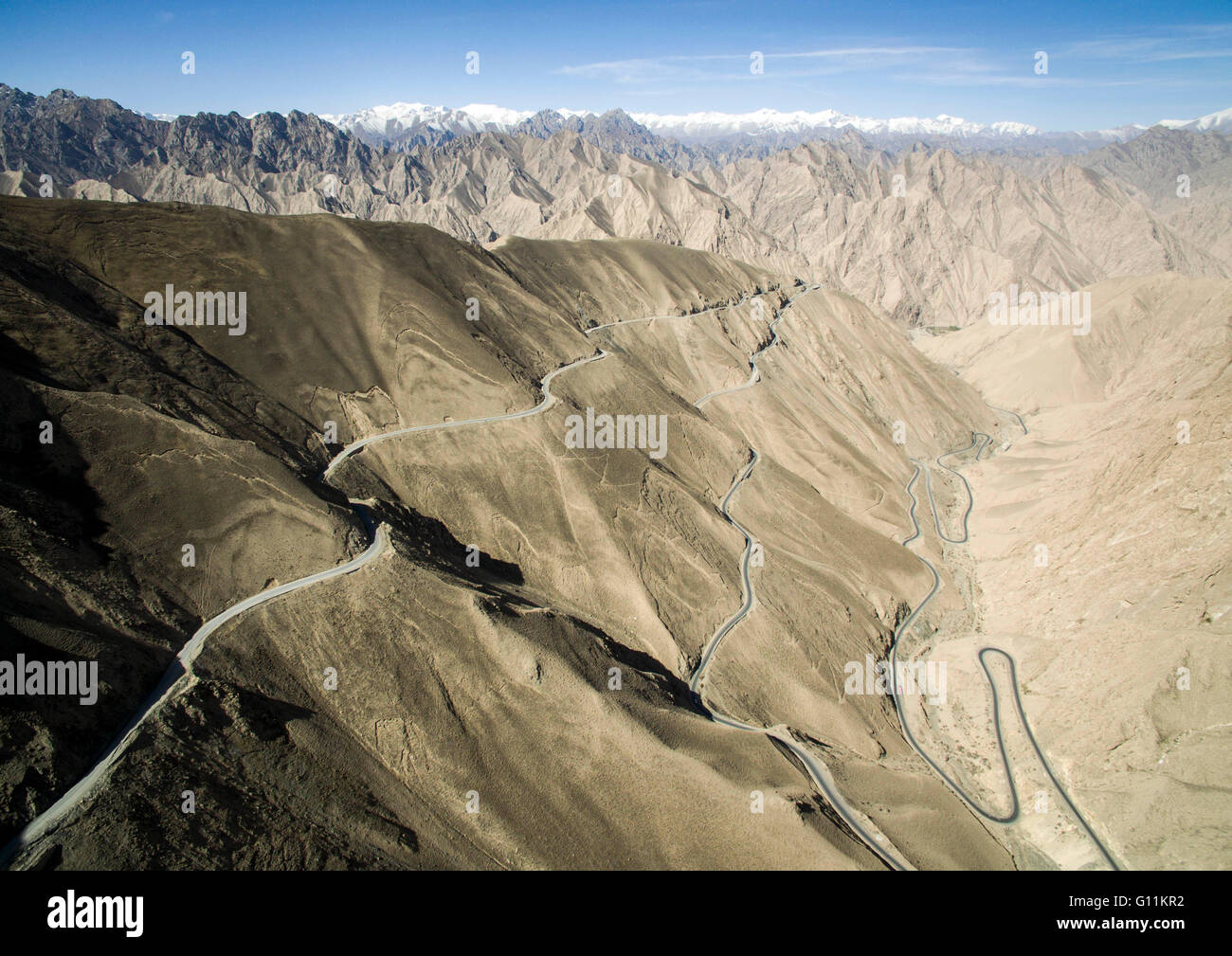 China national highway 219 hi-res stock photography and images - Alamy