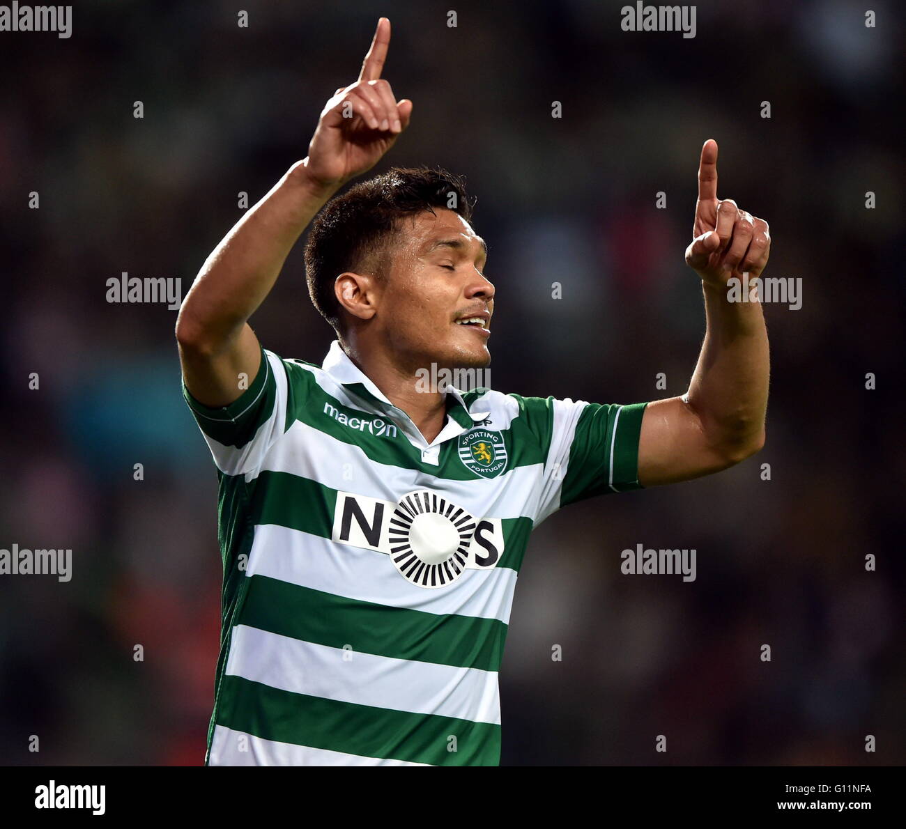 Lisbon, Portugal. 7th May, 2016. Sporting CP's Teofilo Gutierrez celebrates after scoring during the Portuguese League soccer match against Vitoria FC in Lisbon, Portugal, May 7, 2016. Sporting CP won 5-0. © Zhang Liyun/Xinhua/Alamy Live News Stock Photo