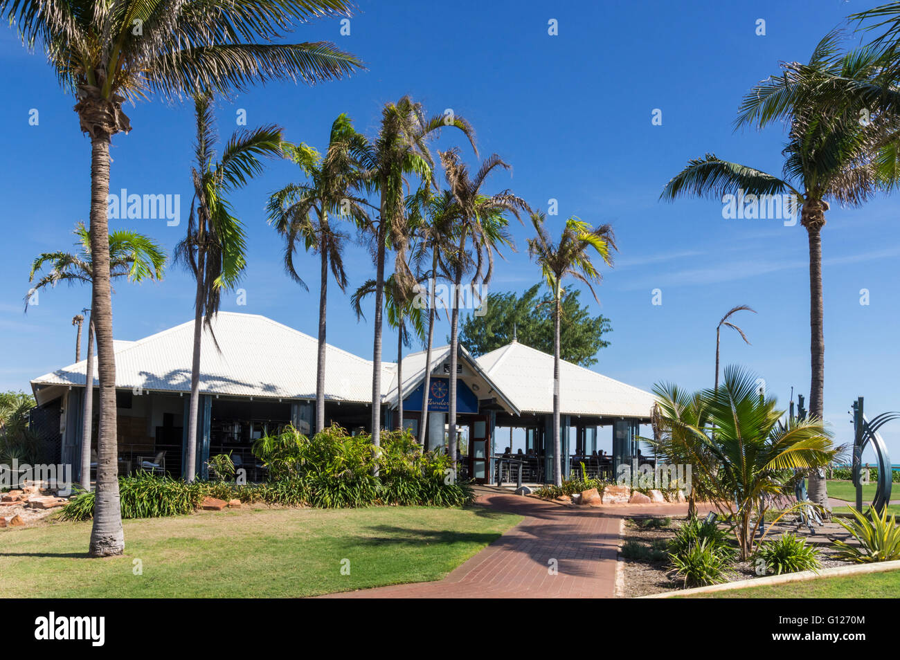 Zanders restaurant underneath palm trees on Cable Beach, Broome, Kimberley, Western Australia Stock Photo