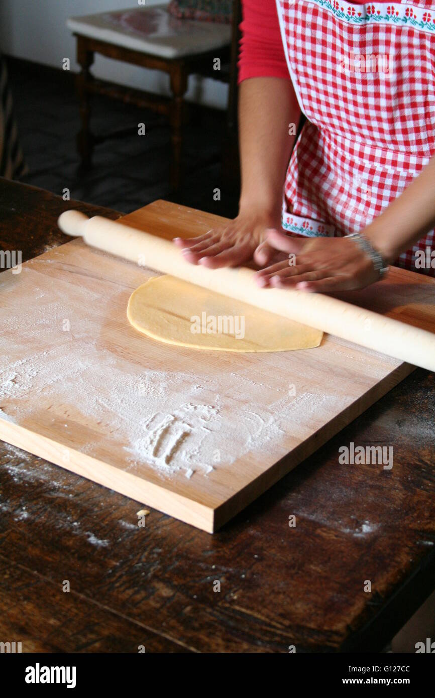 Cooking from scratch hires stock photography and images Alamy