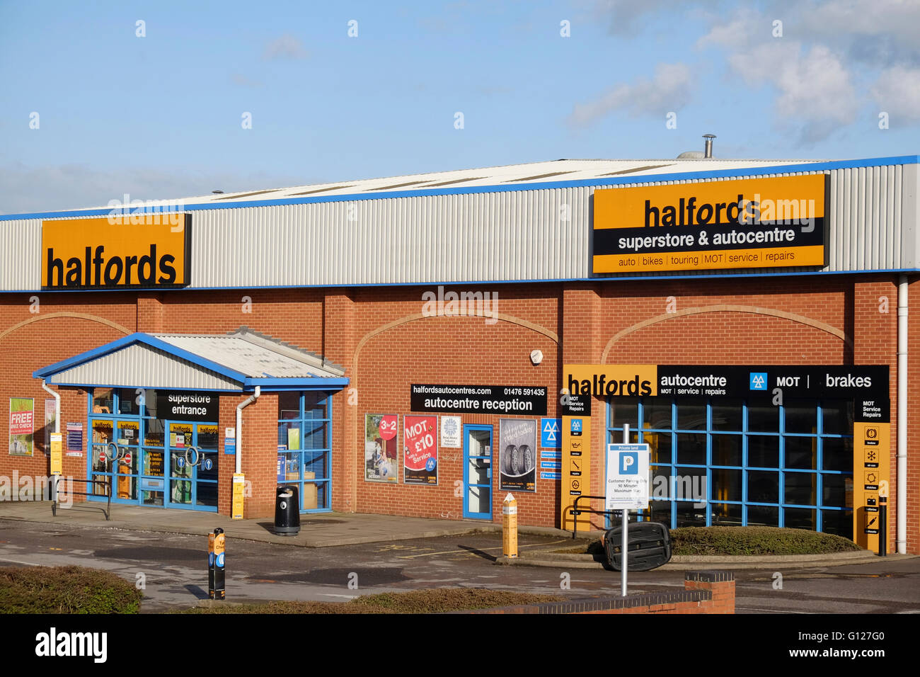 Halfords store uk shop hi-res stock photography and images - Alamy