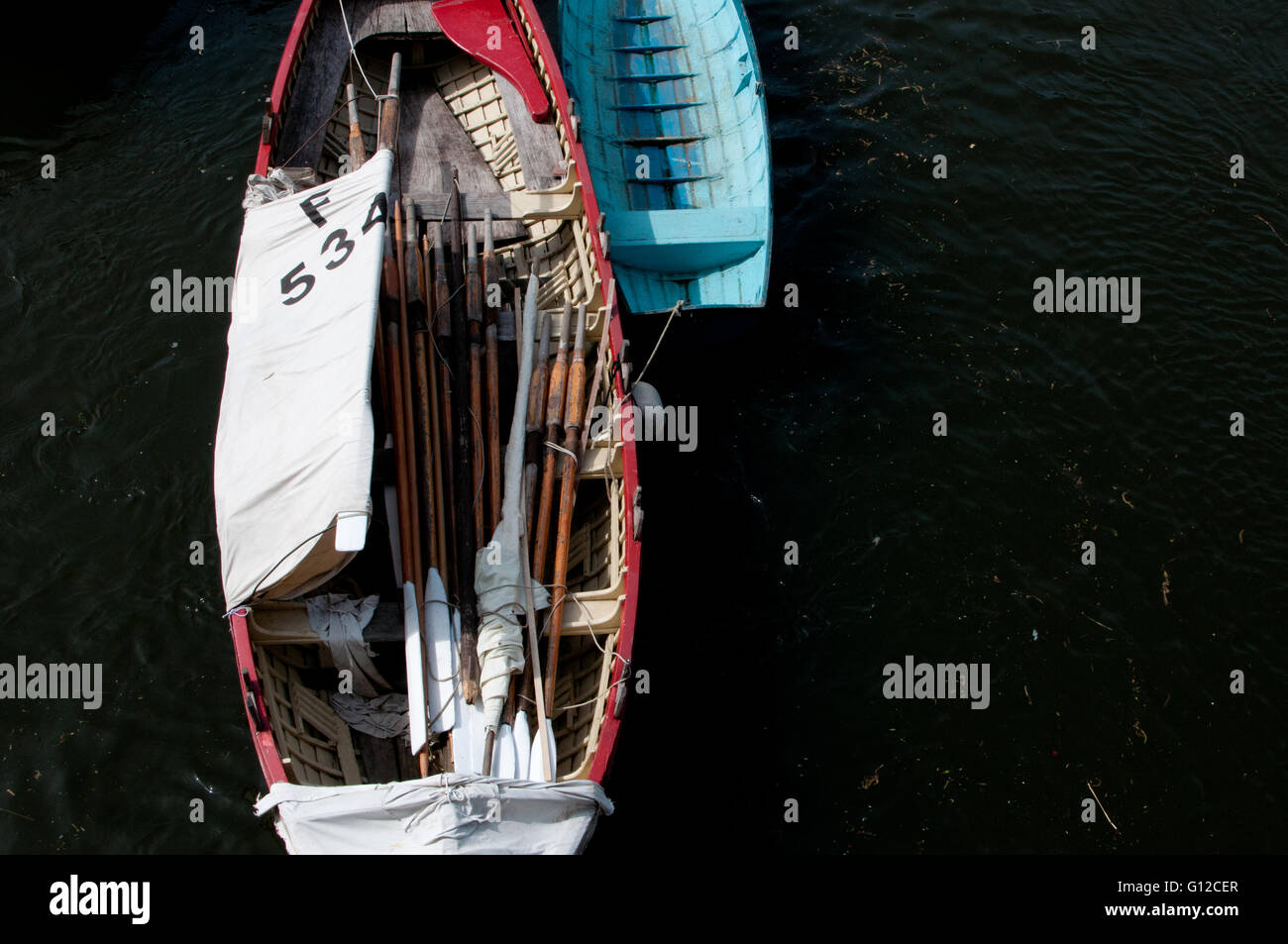 Rowing boat oars hires stock photography and images Alamy