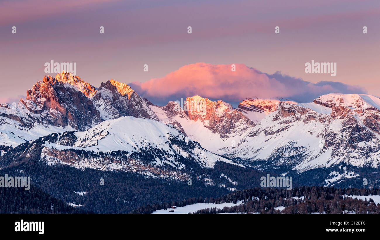 Sunset on the Odle-Puez mountain group. The Gardena Dolomites in winter season. Trentino-Alto Adige. Italian Alps. Europe. Stock Photo