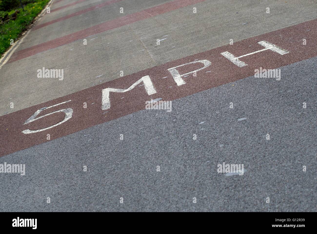 5 MPH Speed Limit Road Markings Stock Photo Alamy 5-mph-speed-limit-road-markings-stock-photo-alamy