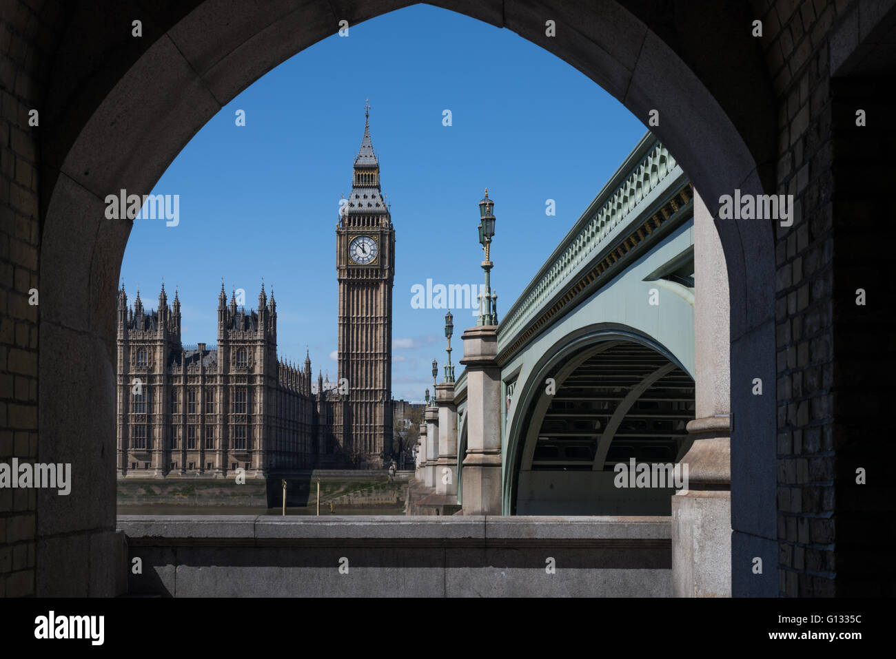 a view towards Big Ben & the Houses of Parliament from the south bank below Westminster Bridge Stock Photo