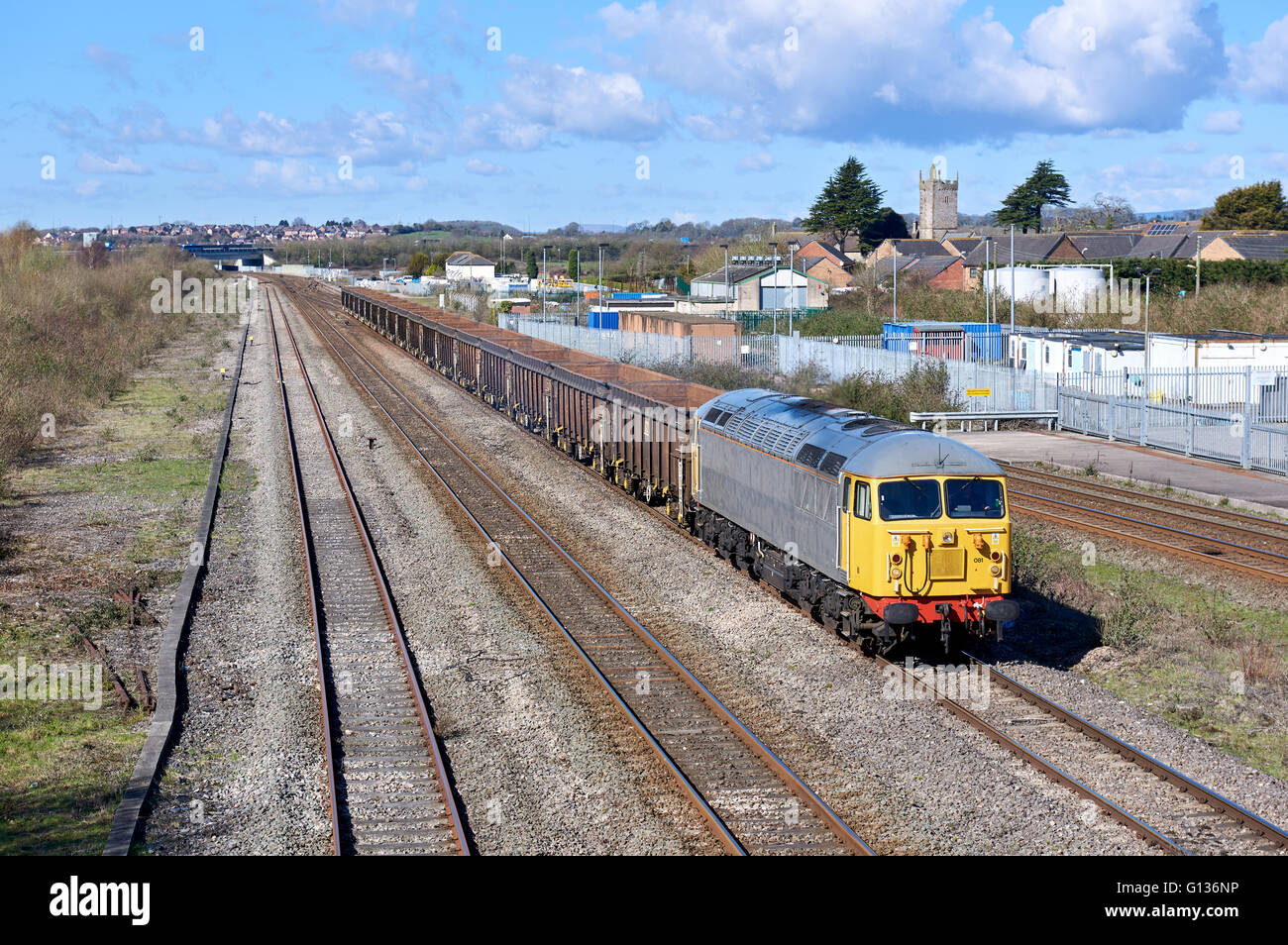 56081 passes through Severn Tunnel Junction with 6Z34 09:45 Cardiff Tidal - Chaddesden empty scrap on 31/03/16. Stock Photo