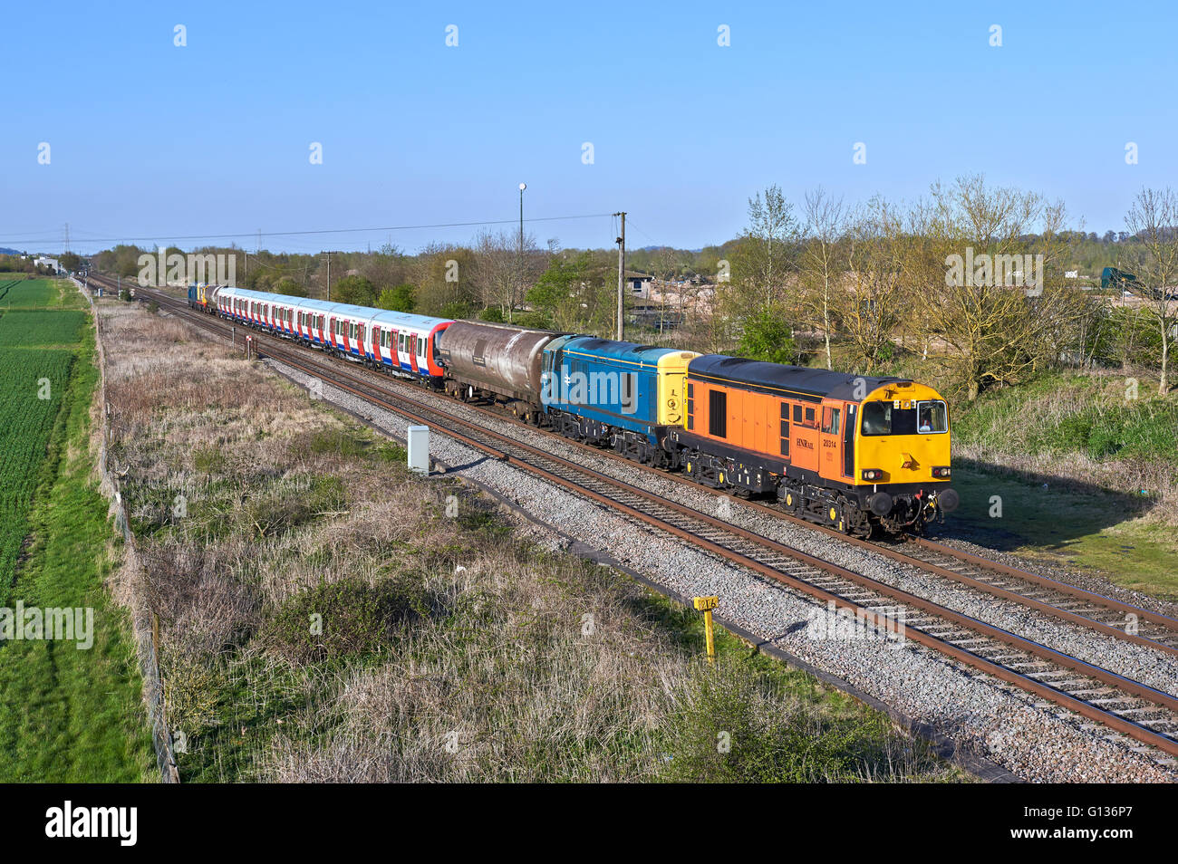 20314 & 20096 head 7X09 11:47 Old Dalby to West Ruislip LUL stock move through Catholm on 20th April 2016. Stock Photo