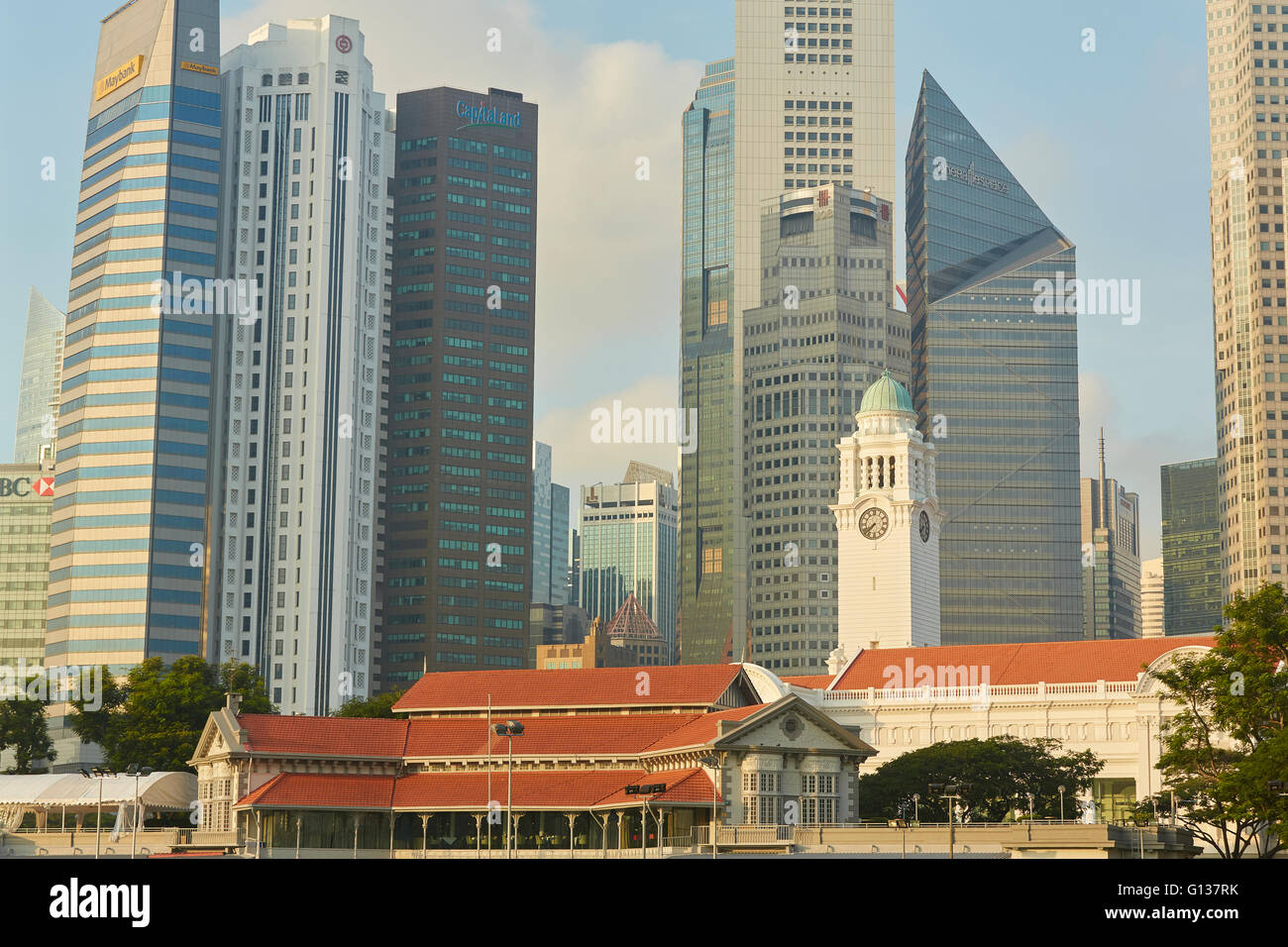 Singapore Cricket Club, Victoria Theatre And The Central Business District Skyline. Stock Photo