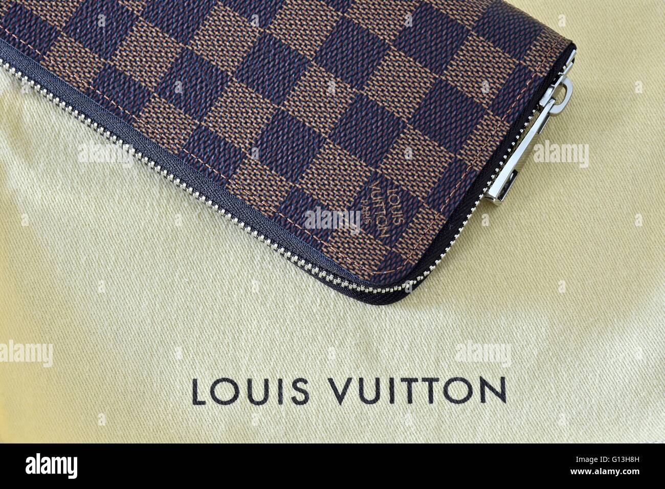 Louise Vuitton Wallet For Women Stock Photo - Download Image Now - Louis  Vuitton - Designer Label, Change Purse, Leather - iStock