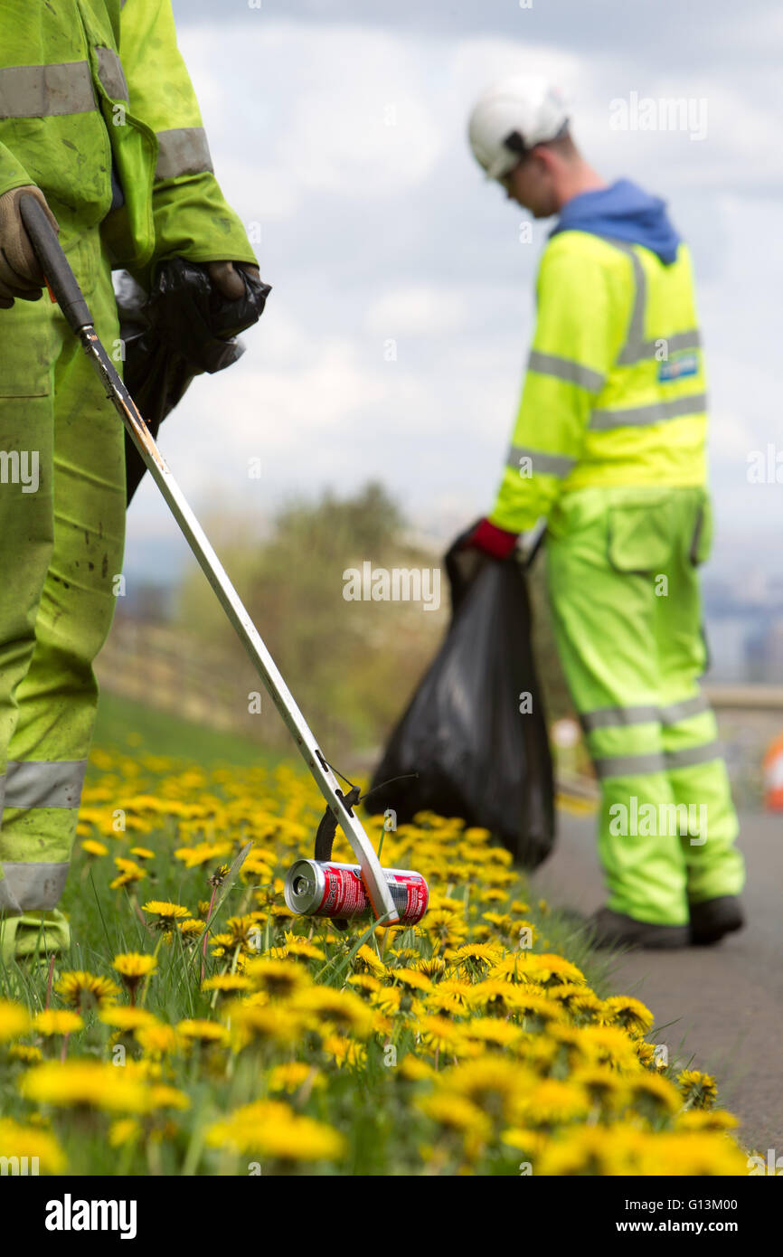 Picking litter hires stock photography and images Alamy