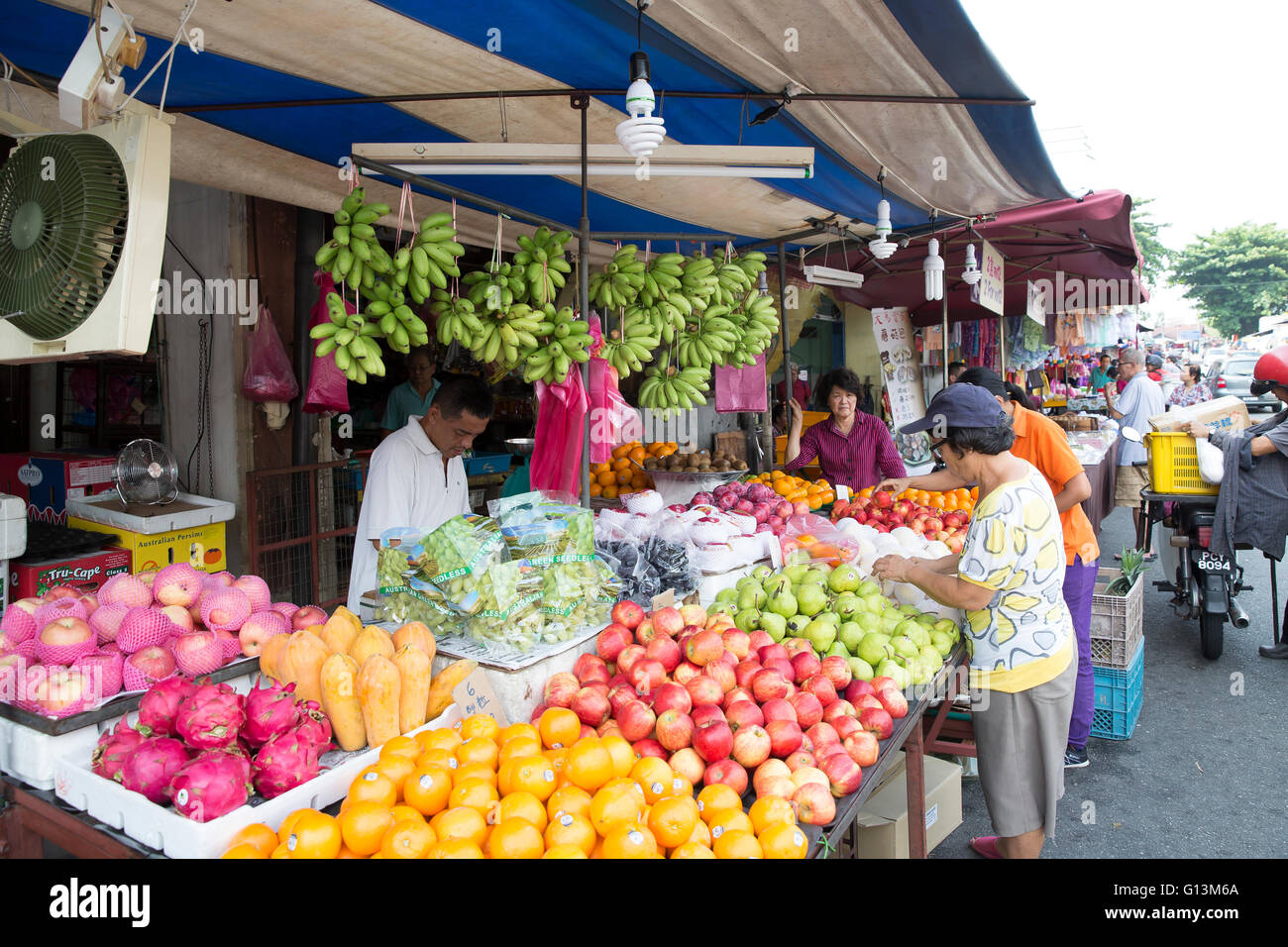 Fruit stall penang malaysia hires stock photography and images Alamy
