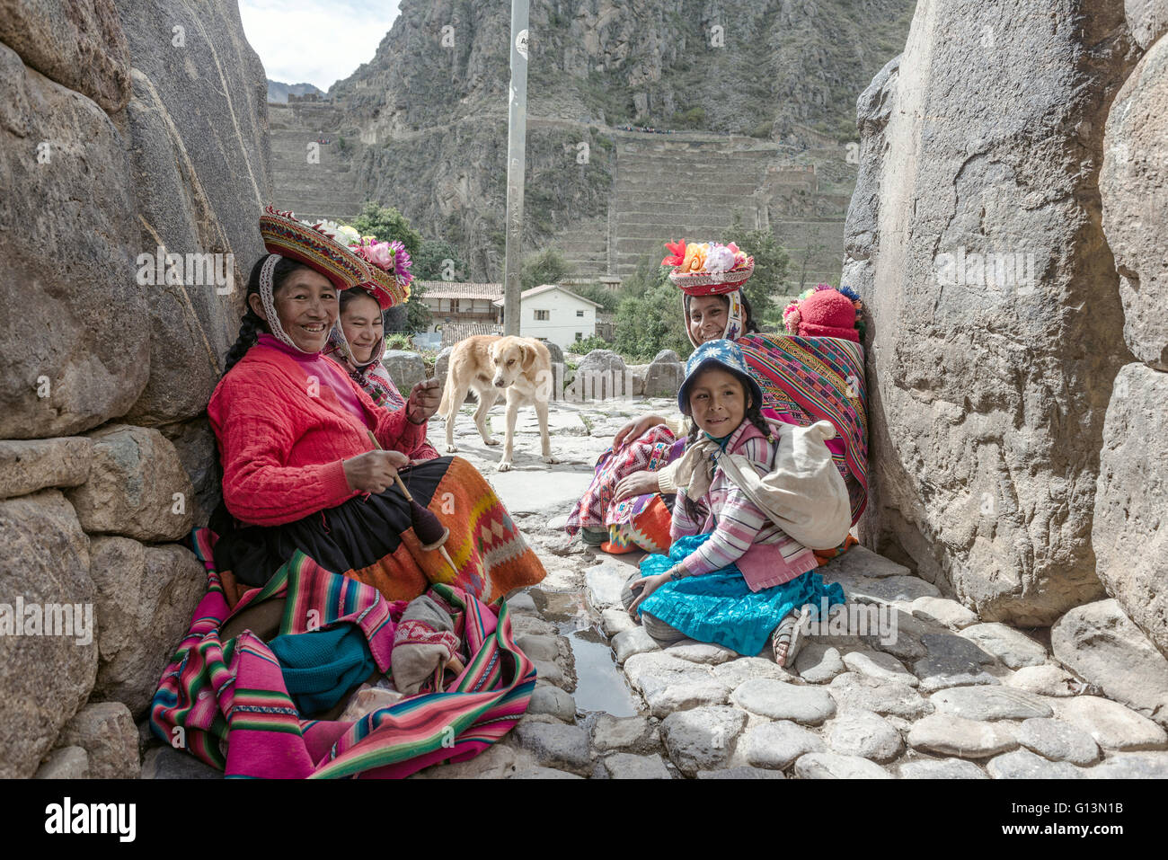 Clothes from peru hi-res stock photography and images - Alamy