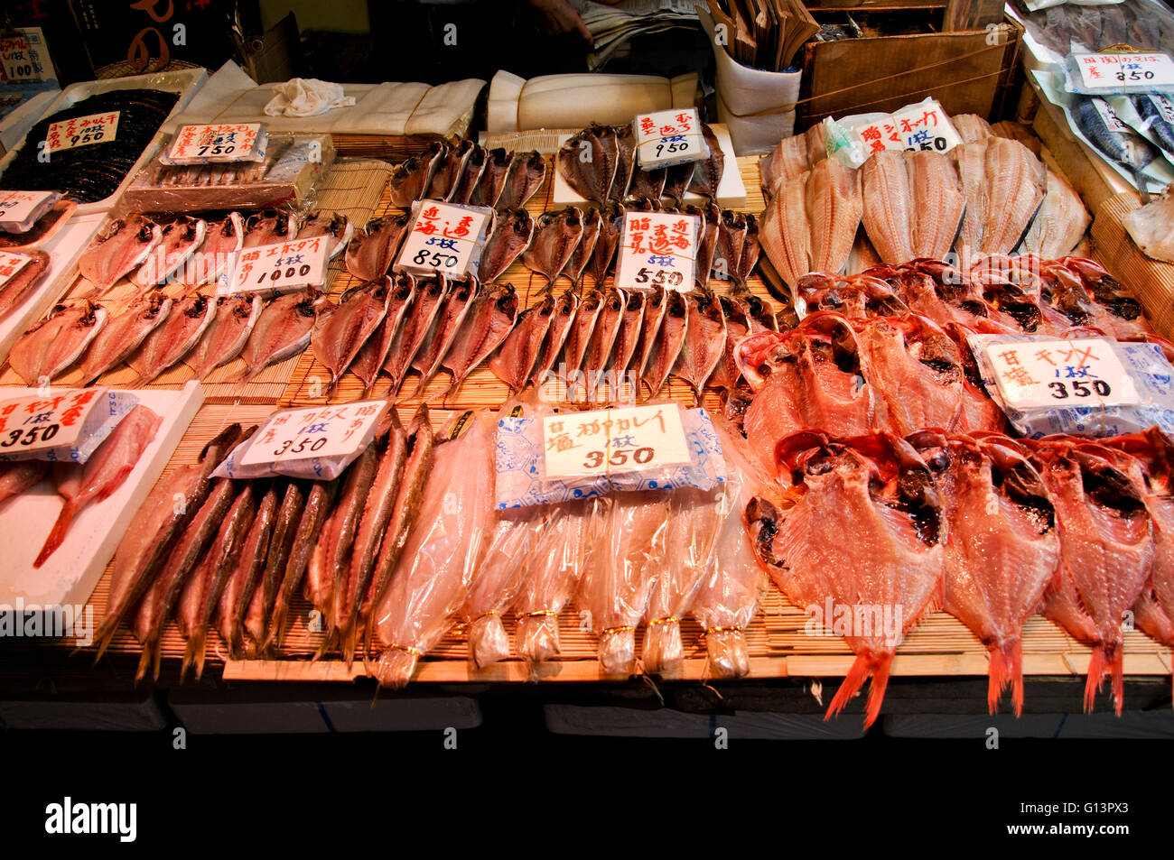 Fresh fish on sale at a fish market Stock Photo Alamy