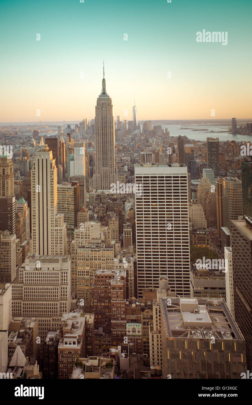Skyline buildings midtown manhattan hi-res stock photography and images ...