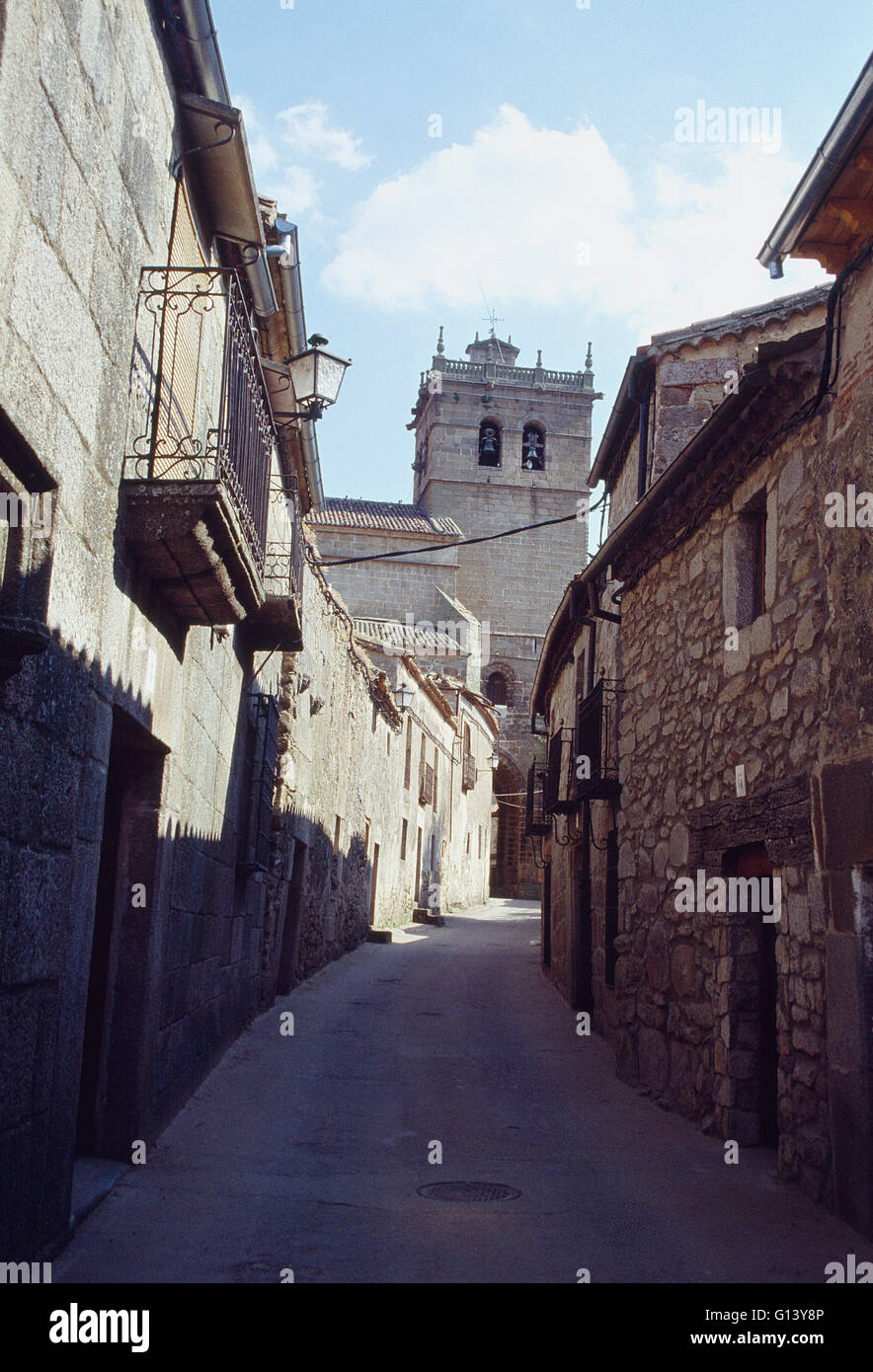Street and church. Ledesma, Salamanca province, Castilla Leon, Spain. Stock Photo