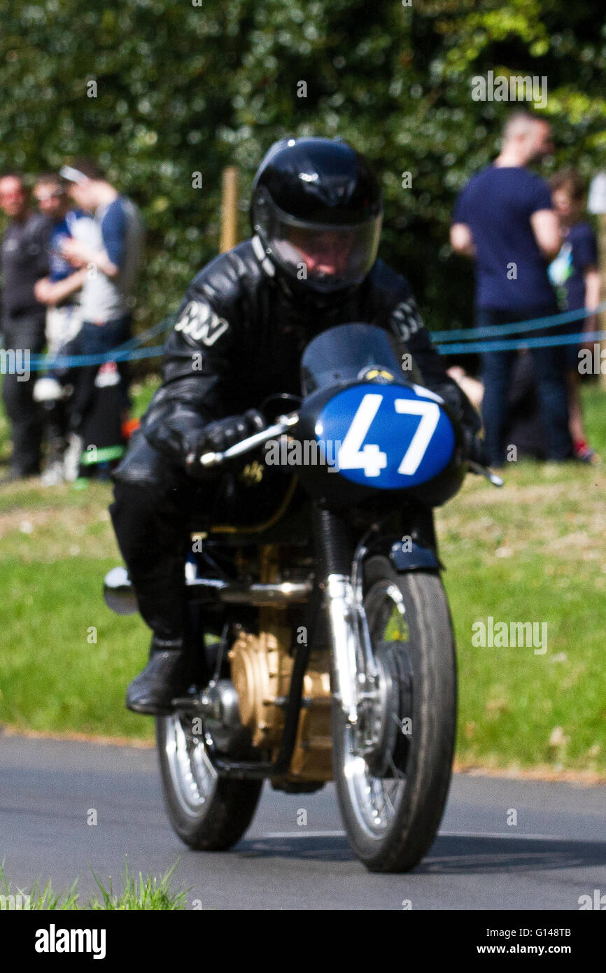 Chorley, Lancashire, UK. 8th May, 2016. 47, Peter Kelly, AJS 7R, 1961, 350cc, at the spectacular motorcycle sprint race hosted by Sir Bernard de Hoghton at Hoghton Tower in Chorley, Lancashire.  Motorbikes from Classic/Vintage up to Superbike level get the power down and burn some rubber on the uphill time trial course.  Credit:  Cernan Elias/Alamy Live News Stock Photo