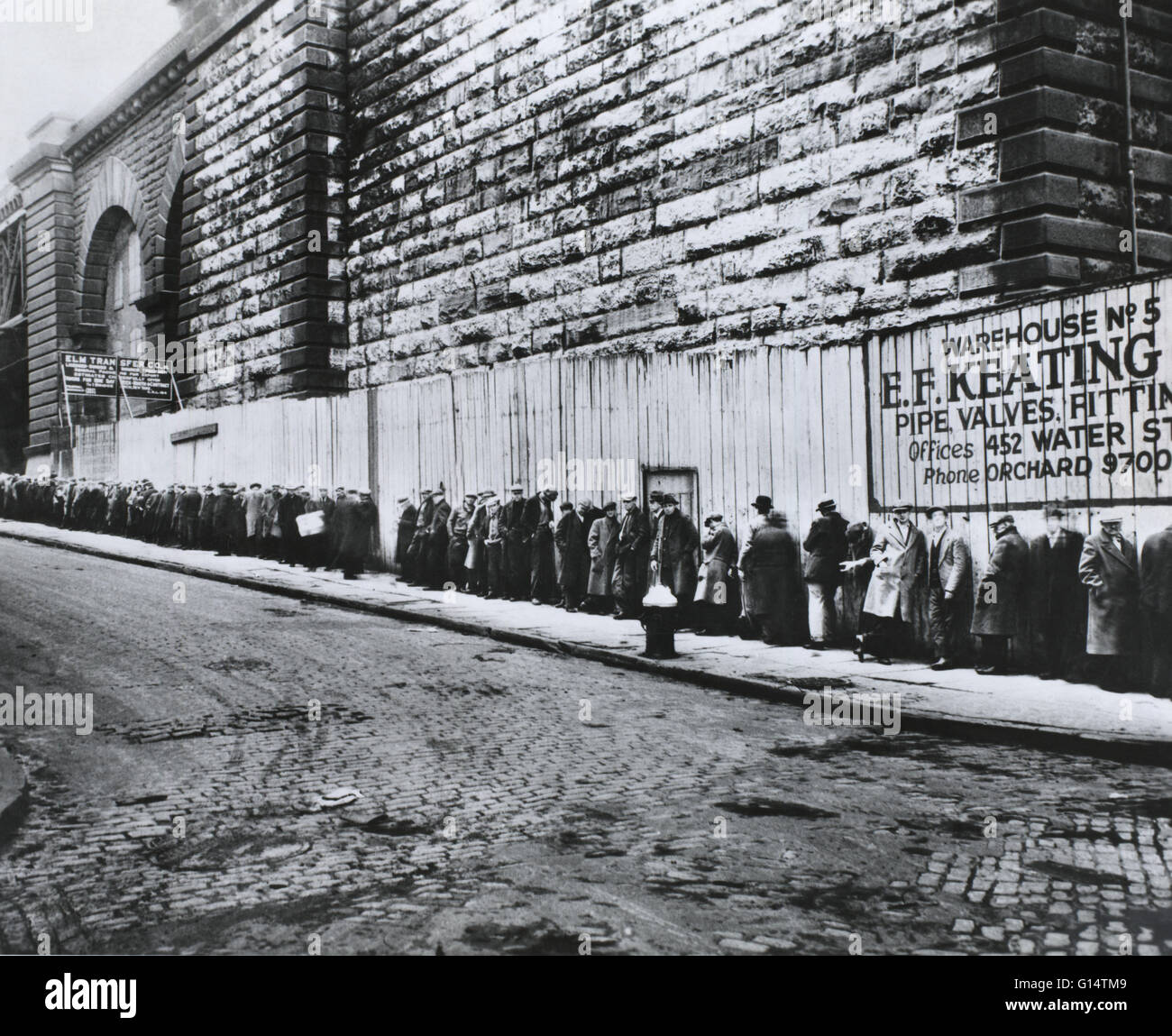 Bread line 1930 hires stock photography and images Alamy
