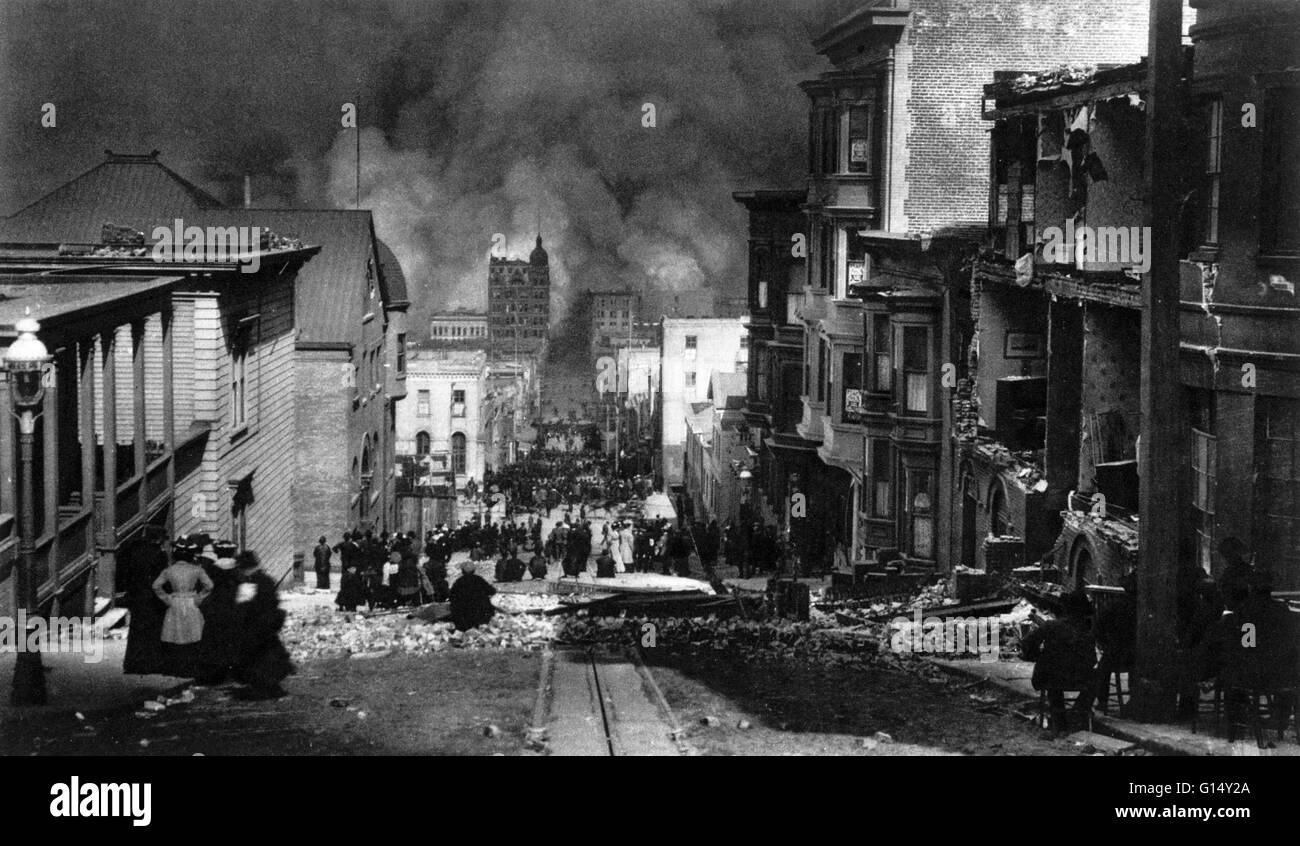 A photograph by Arnold Genthe of San Francisco on April 18th, 1906, at 9 a.m., showing people watching the city burn after the great earthquake of 1906. Over 3000 people died in this natural disaster. There was over $400 million (in 1906 dollars) in damag Stock Photo