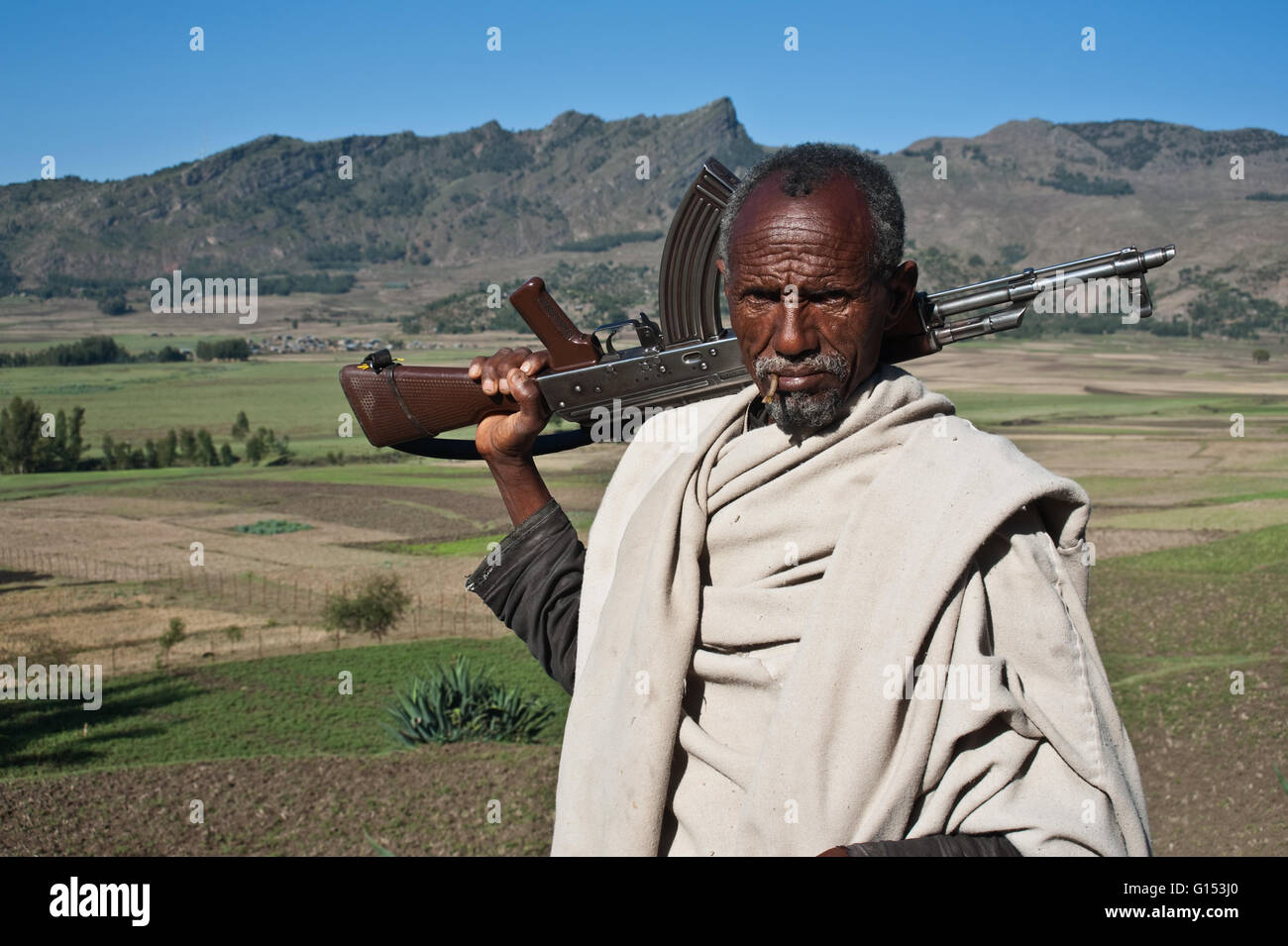 Farmer holding a Kalashnikov ( Ethiopia) Stock Photo