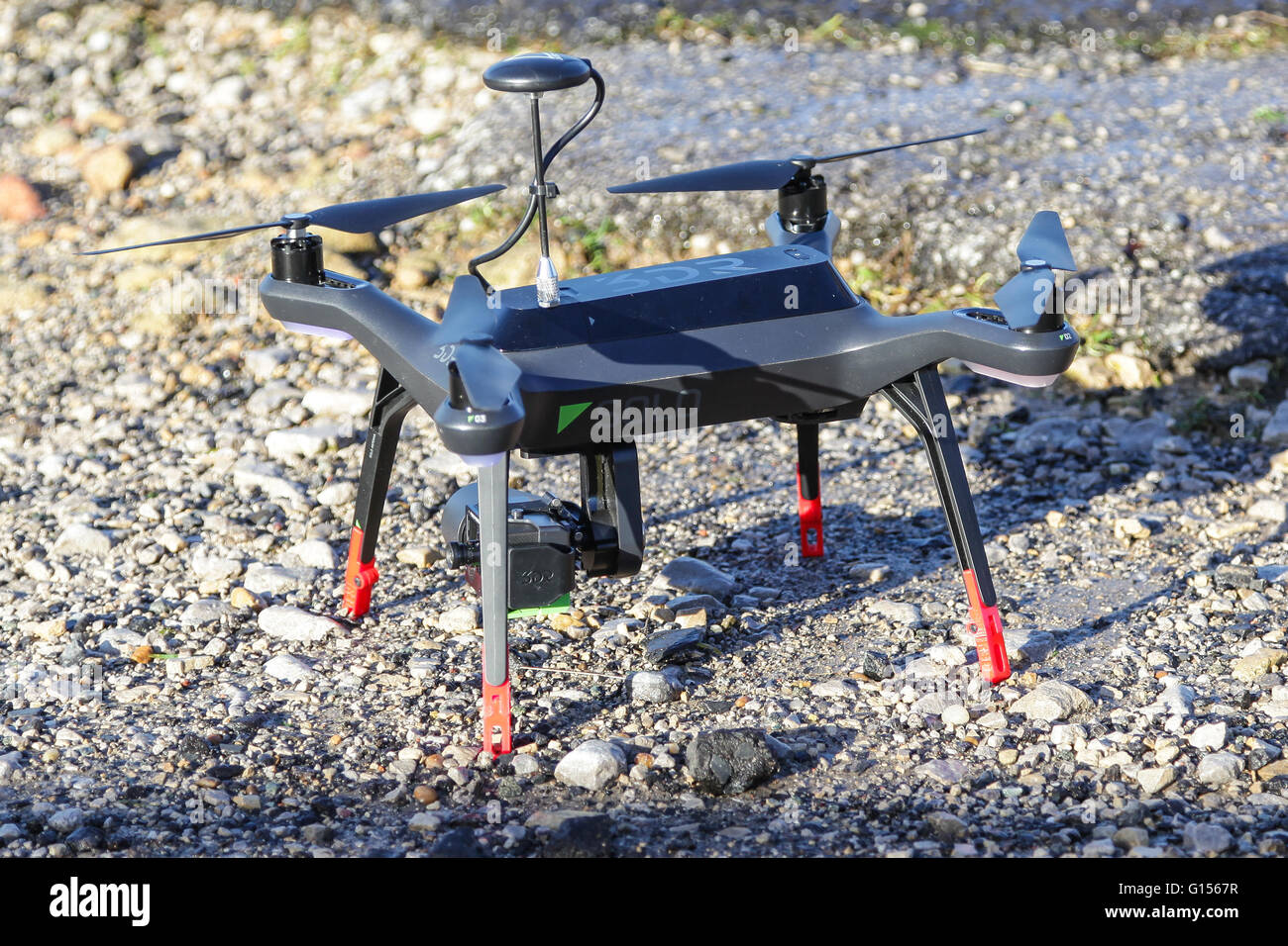 3DR Robotics solo UAV consumer products, drone filming platform with