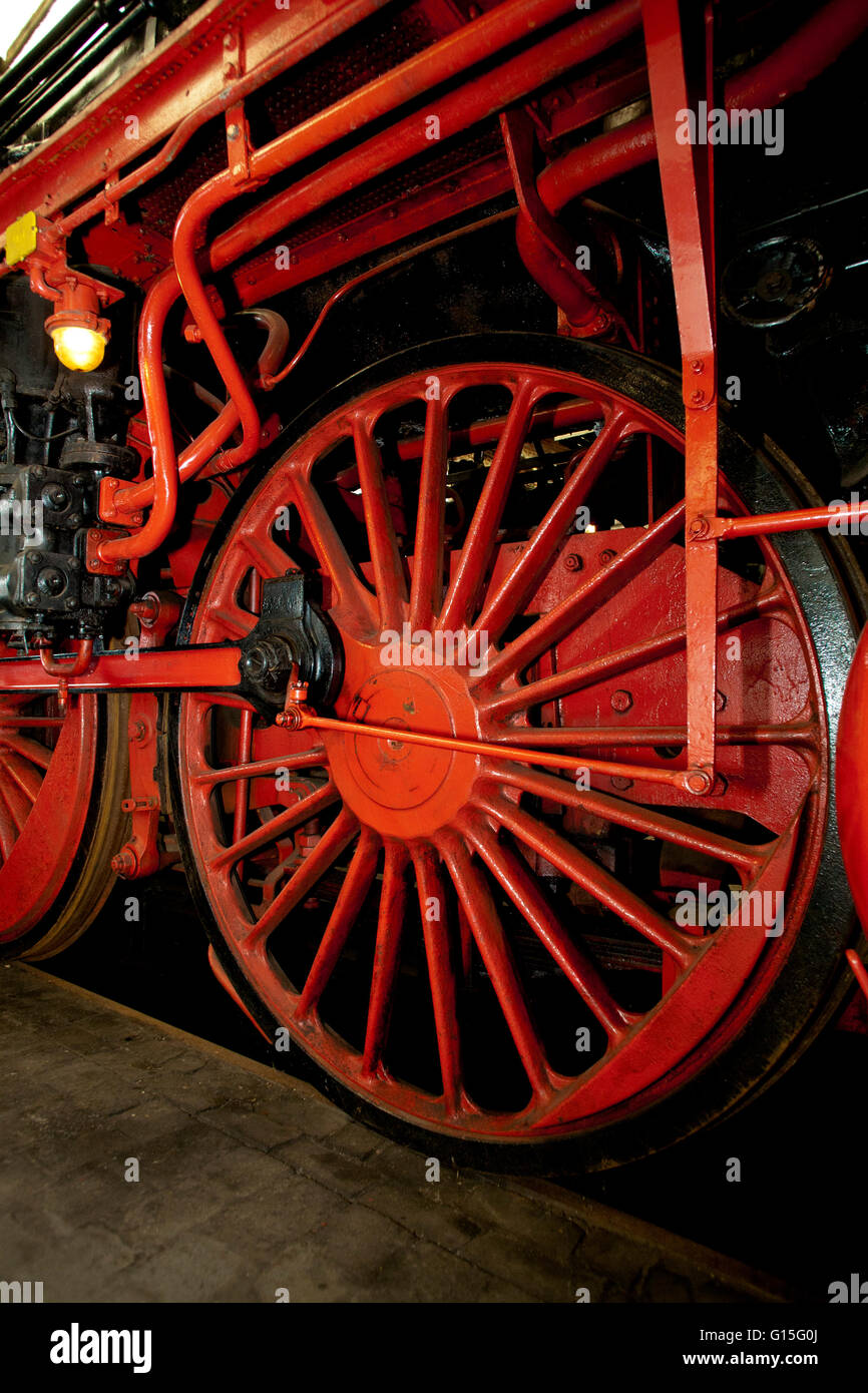 DEU, Germnay, Ruhr area, Bochum, railway museum in the district Dahlhausen, wheels of the  steam engine 01 008, the wheels have  Stock Photo