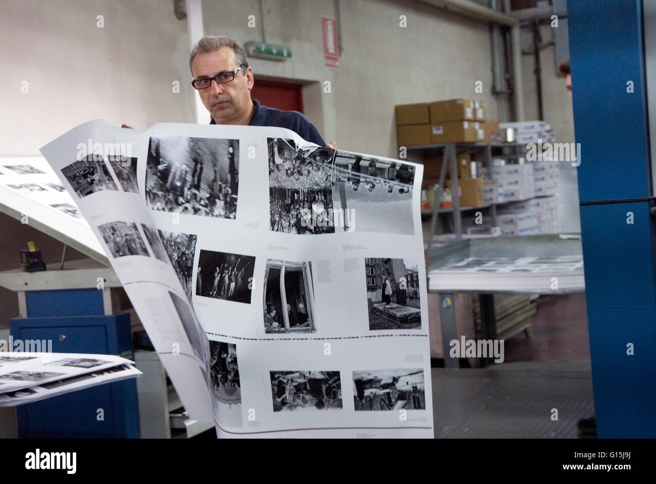 Italian book printers EBS Verona. Once a Year some traditional British customs by Homer Sykes being printed. Stock Photo