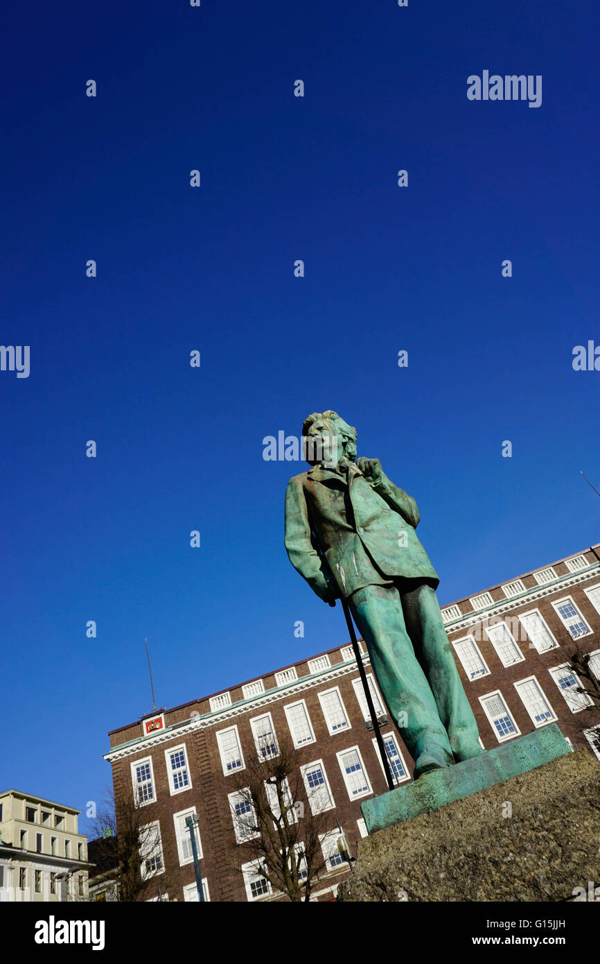 Statue of composer Edvard Grieg, Bergen, Hordaland, Norway, Scandinavia, Europe Stock Photo