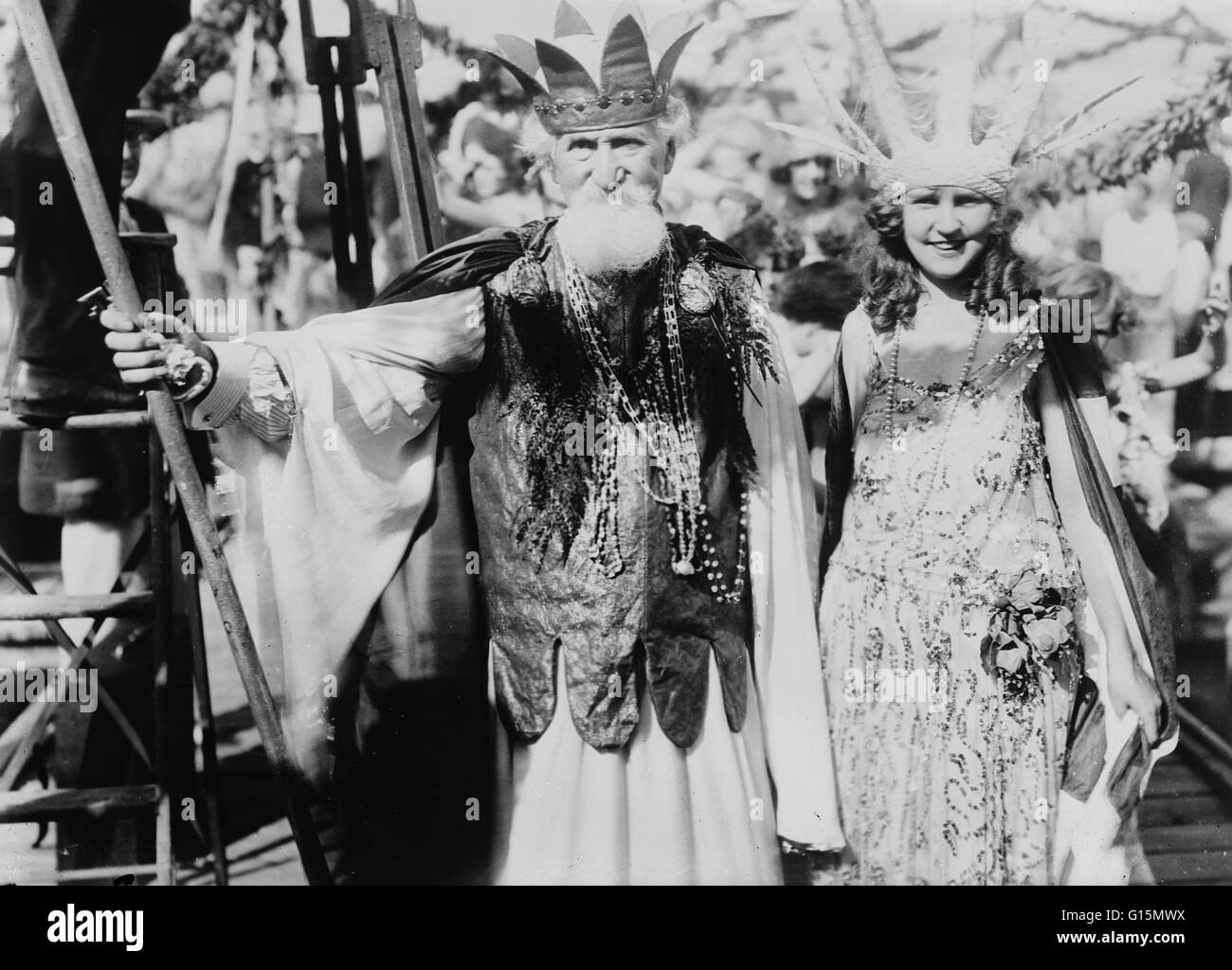 Maxim and Margaret Gorman at Miss America Pageant, circa 1921-22) Hudson Maxim (February 3, 1853 - May 6, 1927), was an American inventor and chemist who invented a variety of explosives, including smokeless gunpowder. Smokeless powder is the name given t Stock Photo