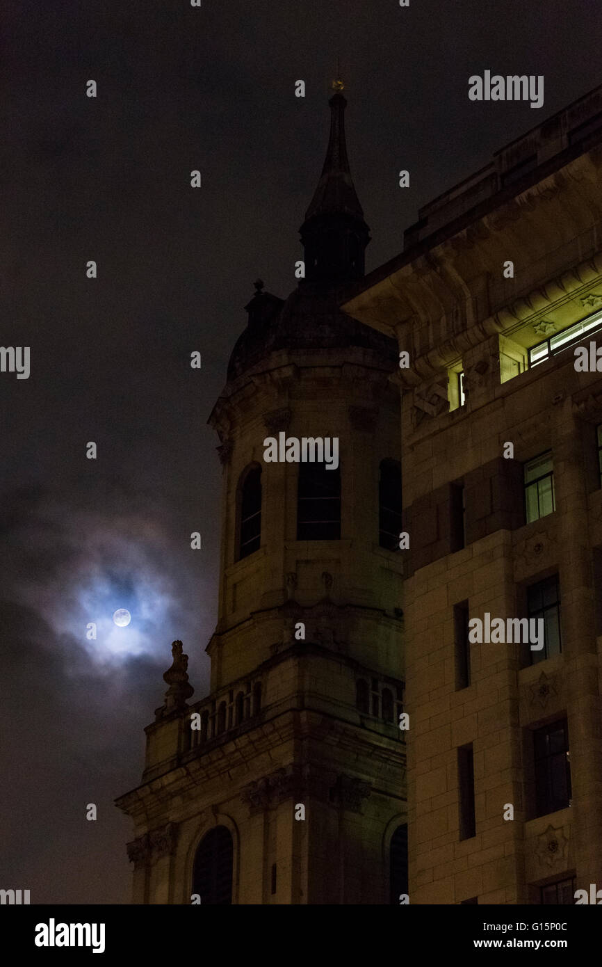Full moon and St Magnus The Martyr Church, London, England, United Kingdom Stock Photo