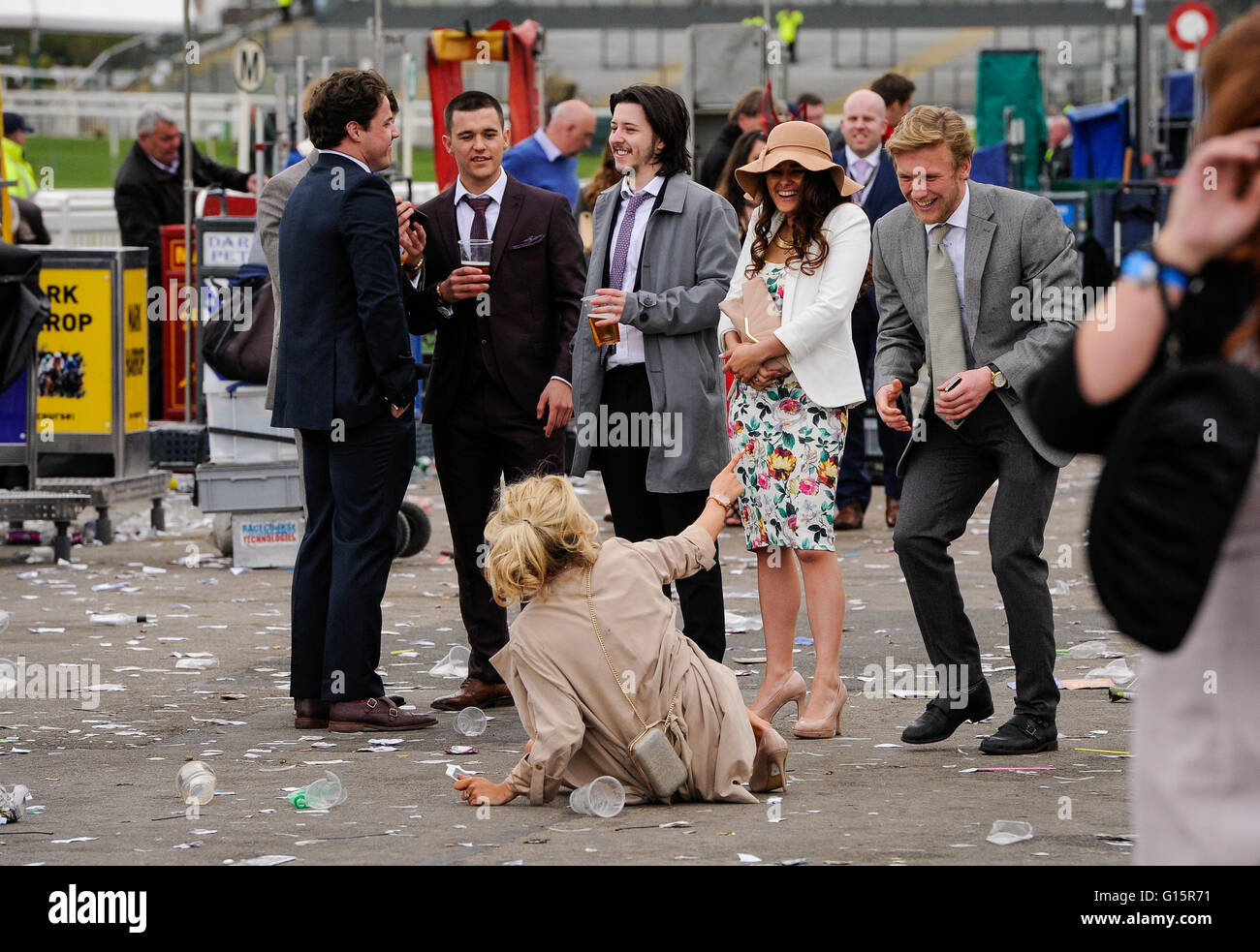 Aintree ladies day race hi-res stock photography and images - Alamy