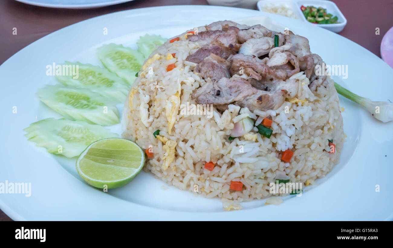 close up Fried Rice with Beef and Vegetables on dish Stock Photo - Alamy