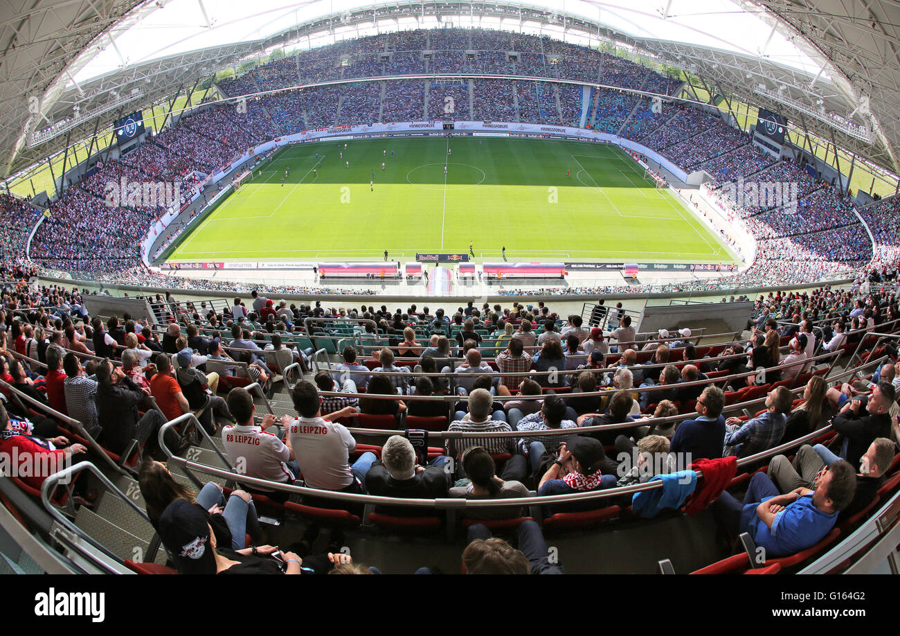 Leipzig, Germany. 08th May, 2016. 42,000 supporters cheer for their teams at the German second division Bundesliga soccer match between RB Leipzig and Karlsruhe SC at the Red Bull Arena in Leipzig, Germany, 08 May 2016. Photo: JAN WOITAS/dpa/Alamy Live News Stock Photo